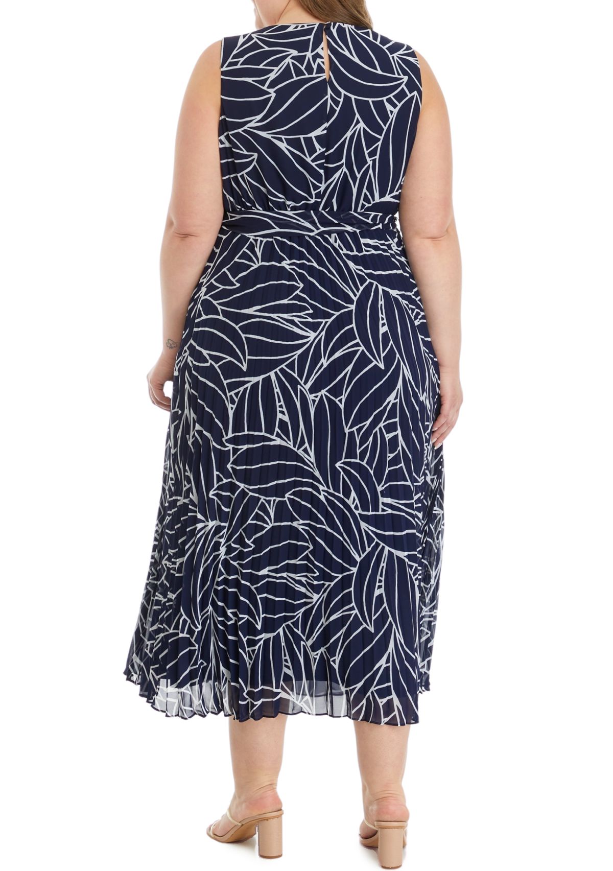 Plus Size Pleated Floral Print Midi Dress