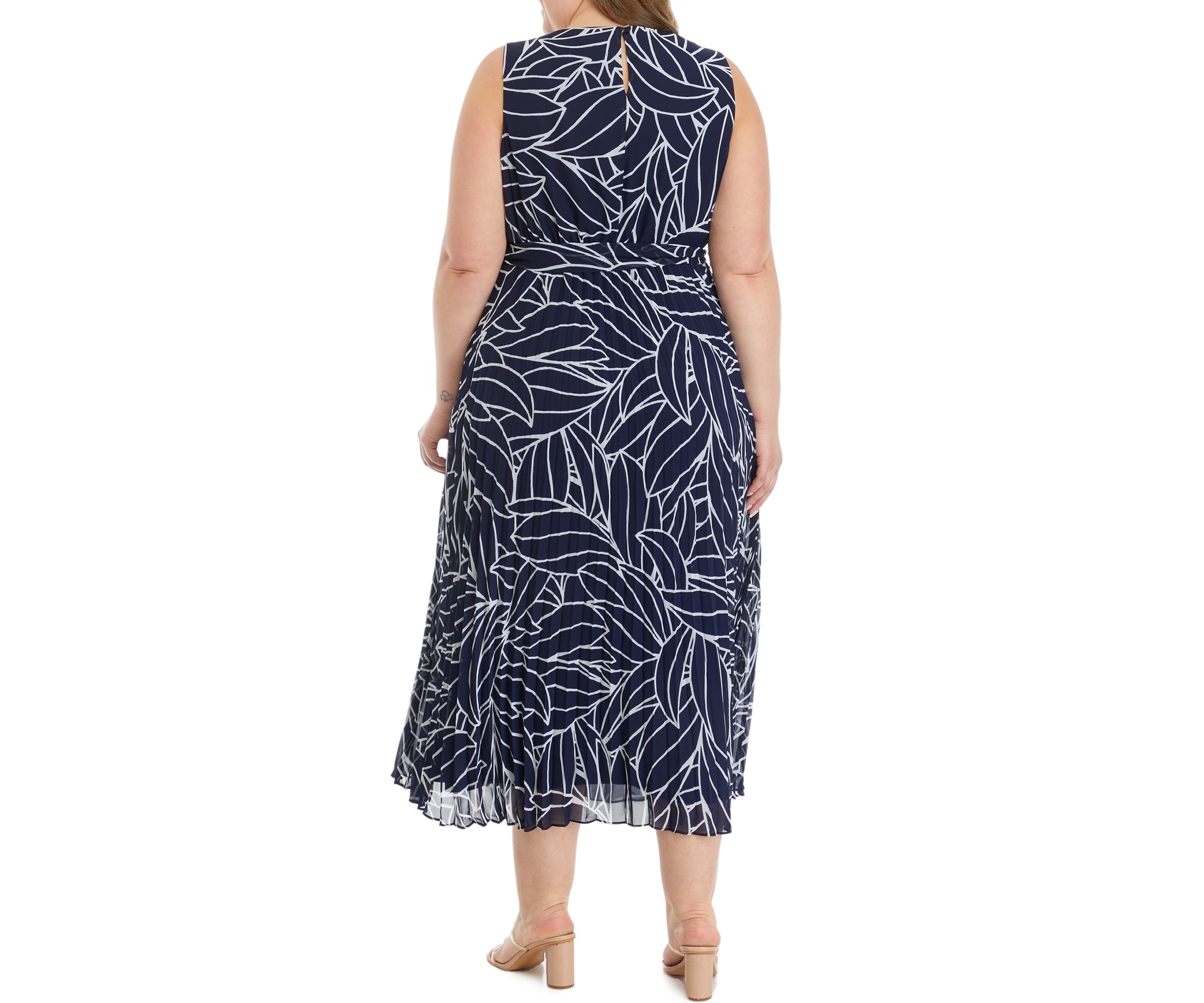 Plus Size Pleated Floral Print Midi Dress