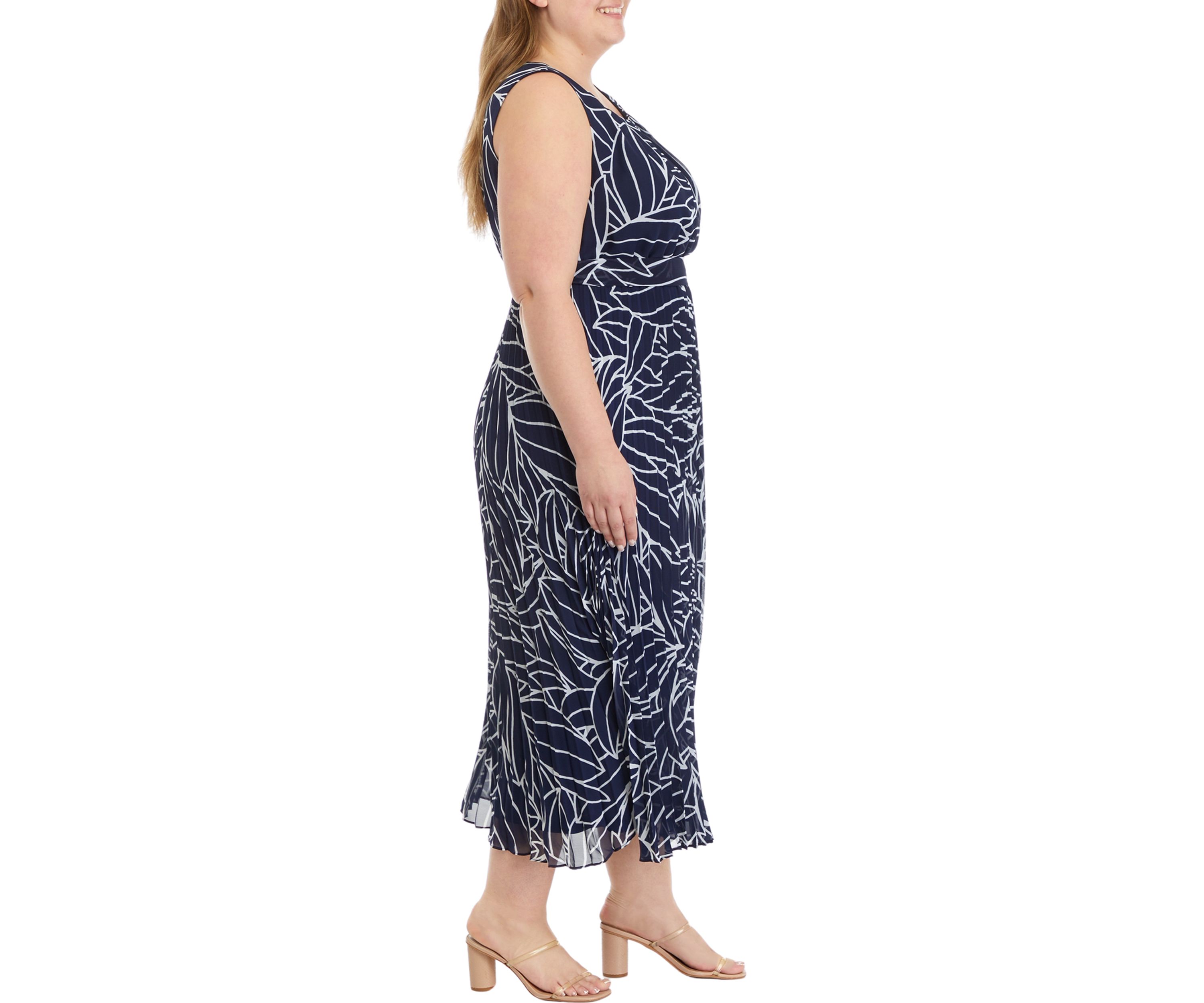Plus Size Pleated Floral Print Midi Dress
