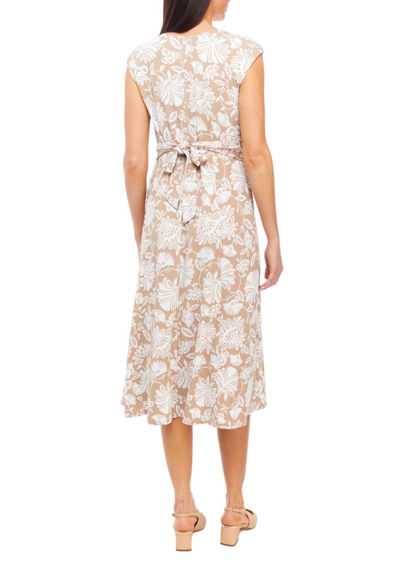 Womens Sleeveless V-Neck Floral Print Fit and Flare Dress