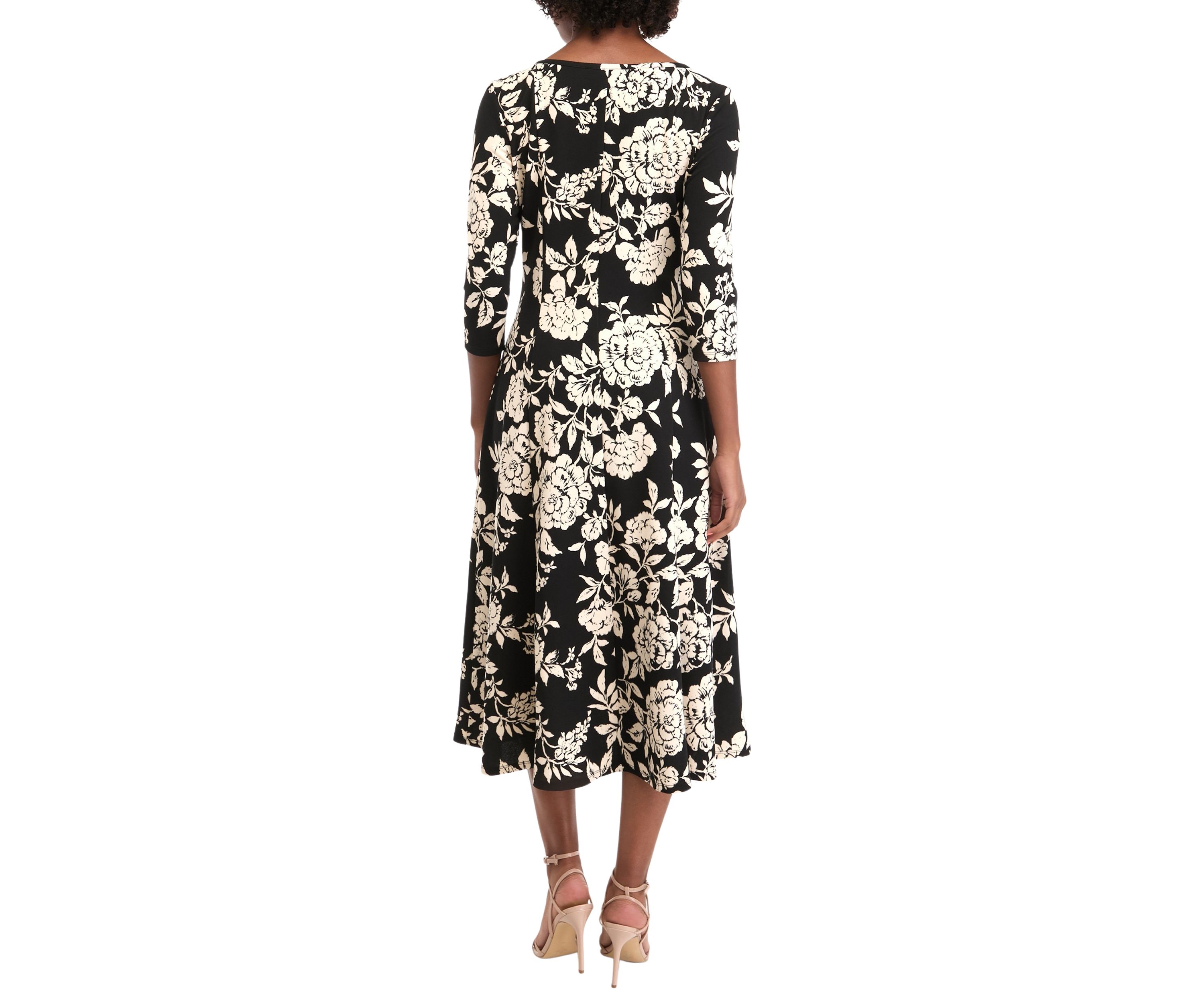 Womens 3/4 Sleeve Scoop Neck Fit and Flare Dress