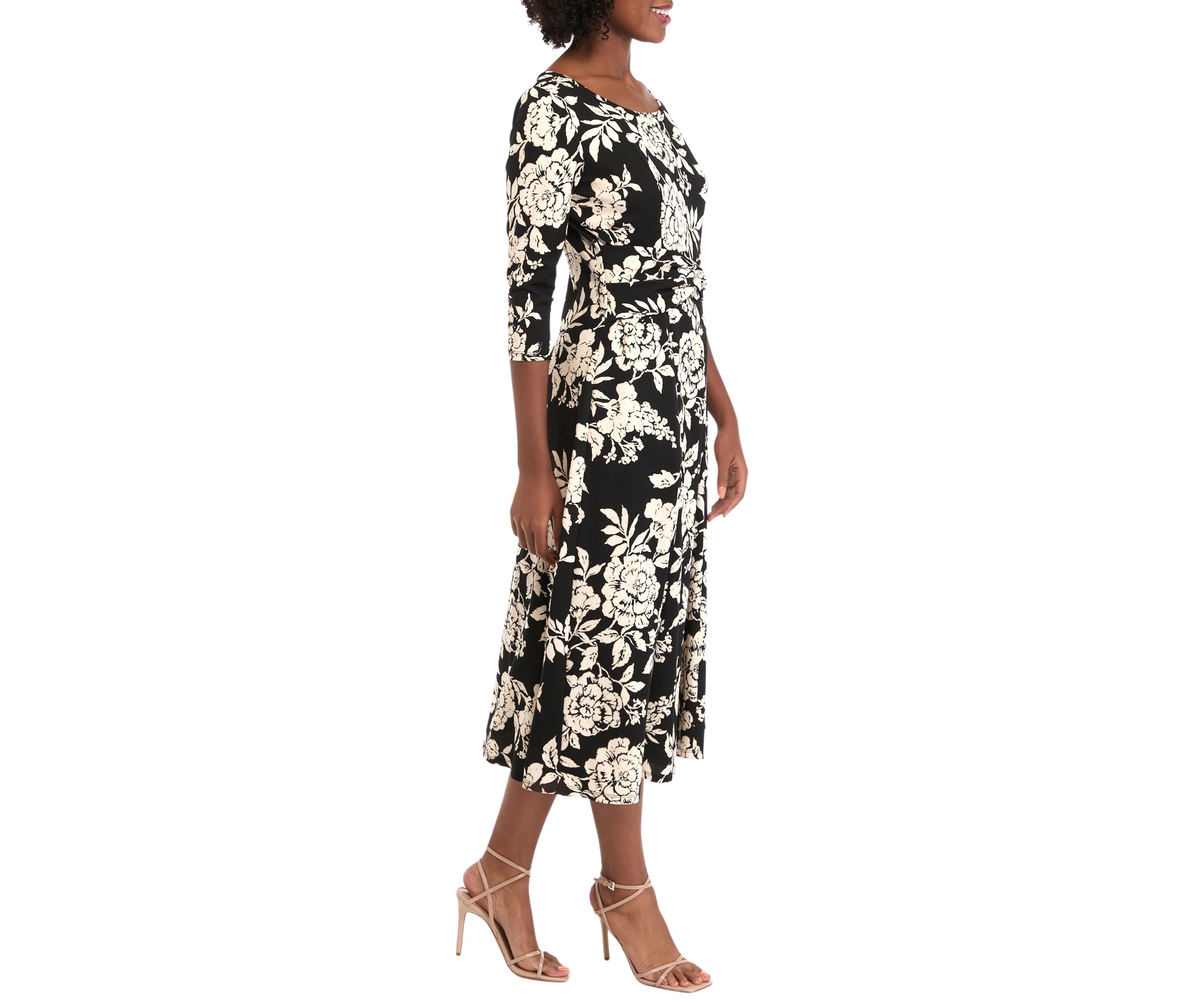Womens 3/4 Sleeve Scoop Neck Fit and Flare Dress