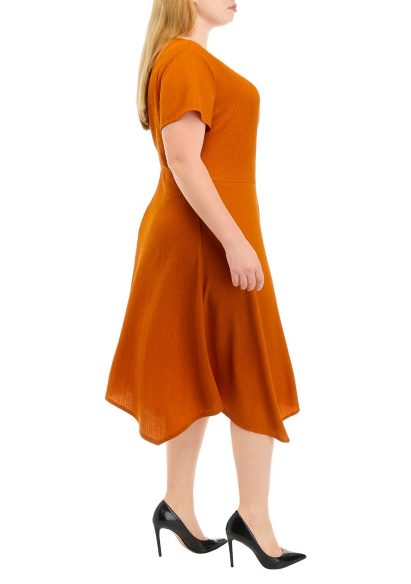 Plus Size Short Sleeve Crossover V-Neck Fit and Flare Dress