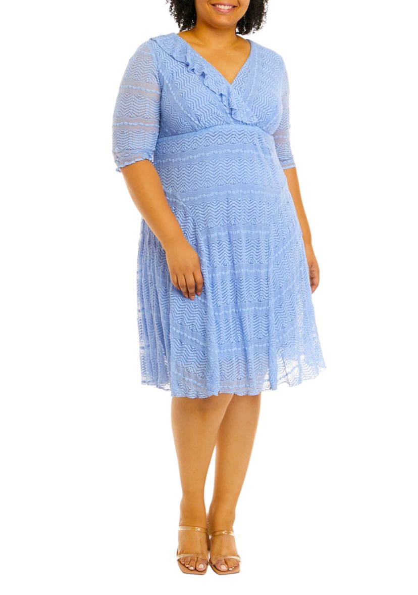 Plus Size Short Sleeve Solid Lace Fit and Flare Dress
