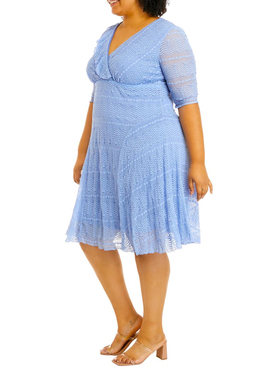 Plus Size Short Sleeve Solid Lace Fit and Flare Dress