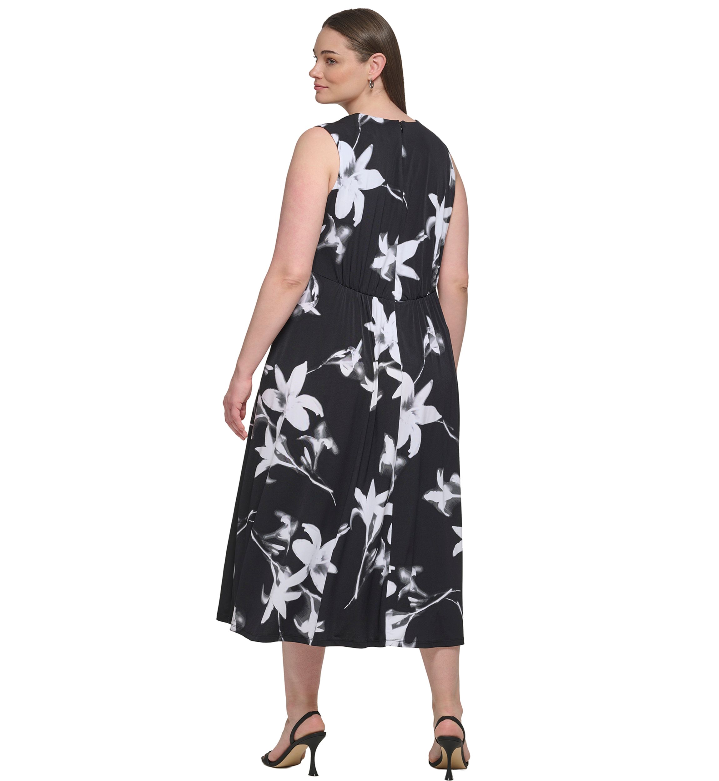 Plus Size Sleeveless V-Neck Floral Fit and Flare Midi Dress
