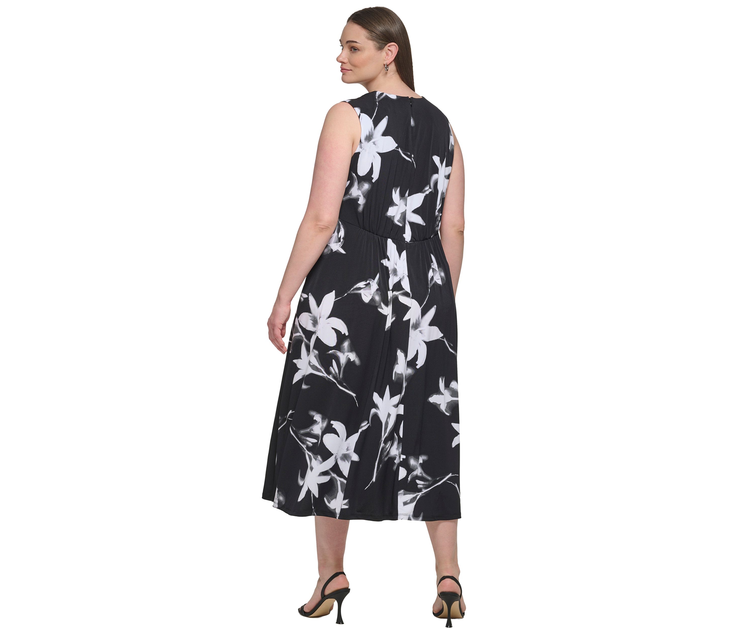 Plus Size Sleeveless V-Neck Floral Fit and Flare Midi Dress