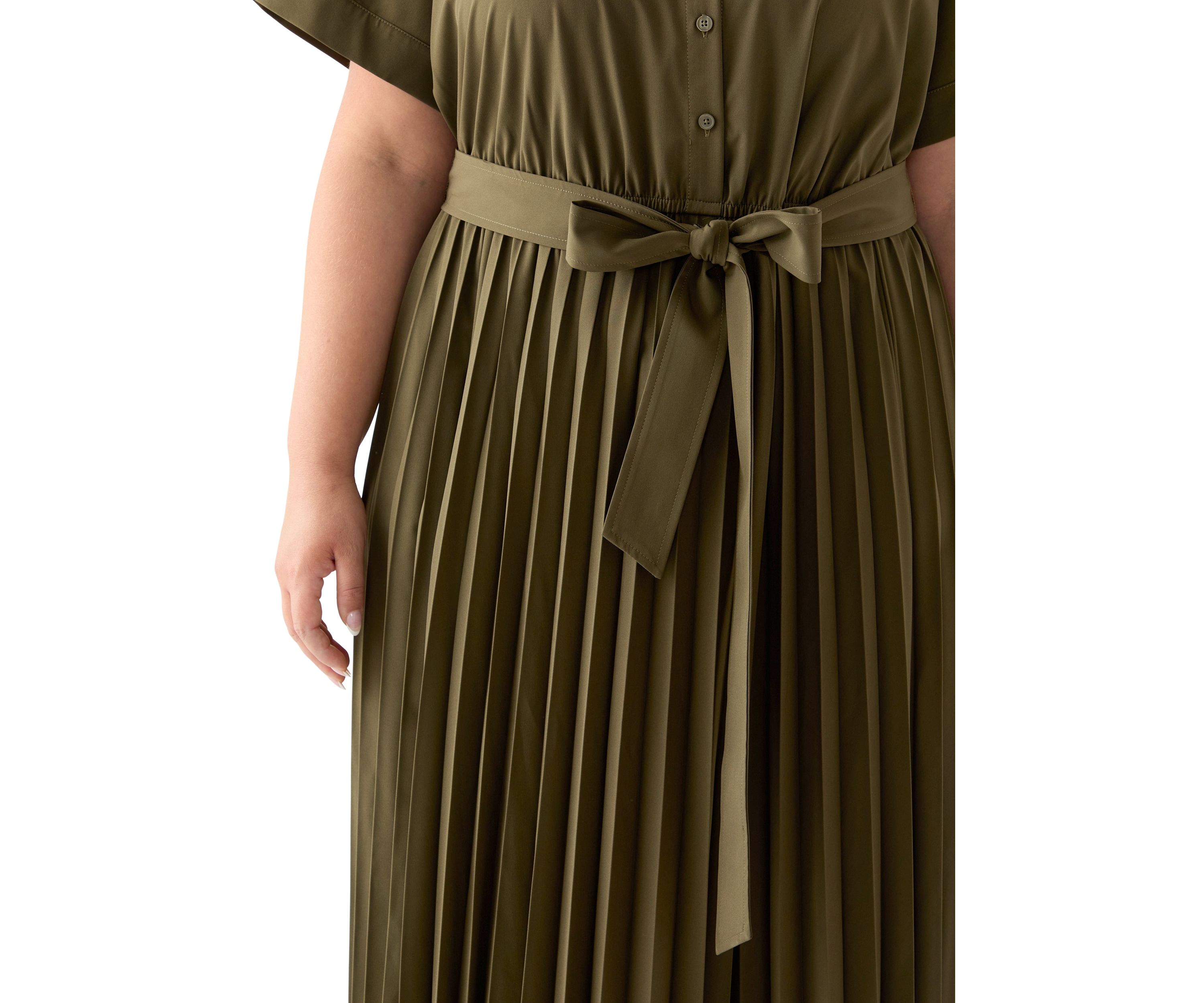 Plus Short Sleeve V-Neck Solid Cotton Fit and Flare 