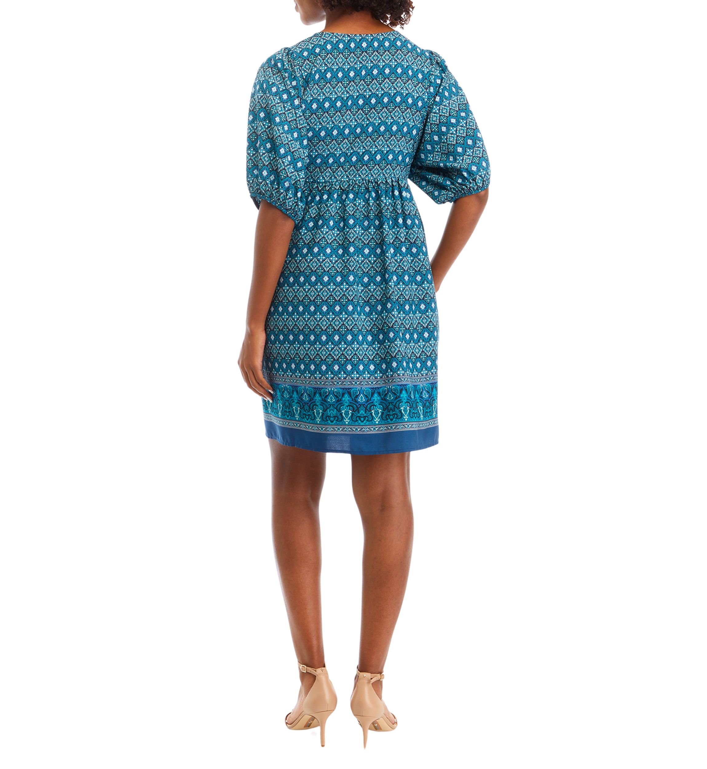 Womens Short Sleeve V-Neck Printed Fit and Flare Dress