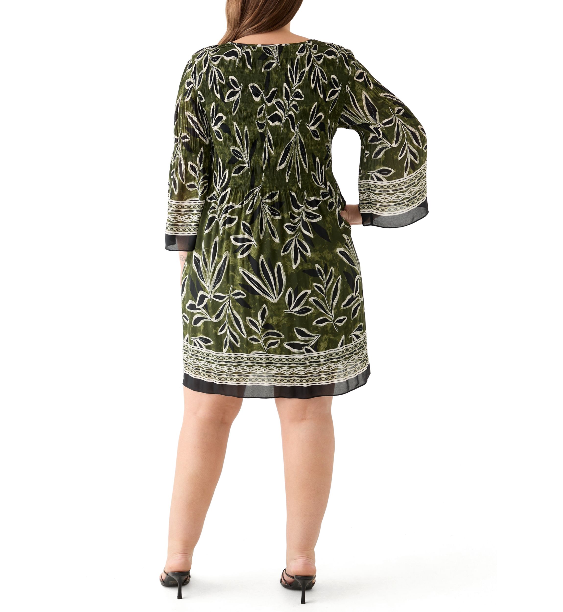 Plus Size Long Sleeve Keyhole Neck Floral Print Pleater Dress