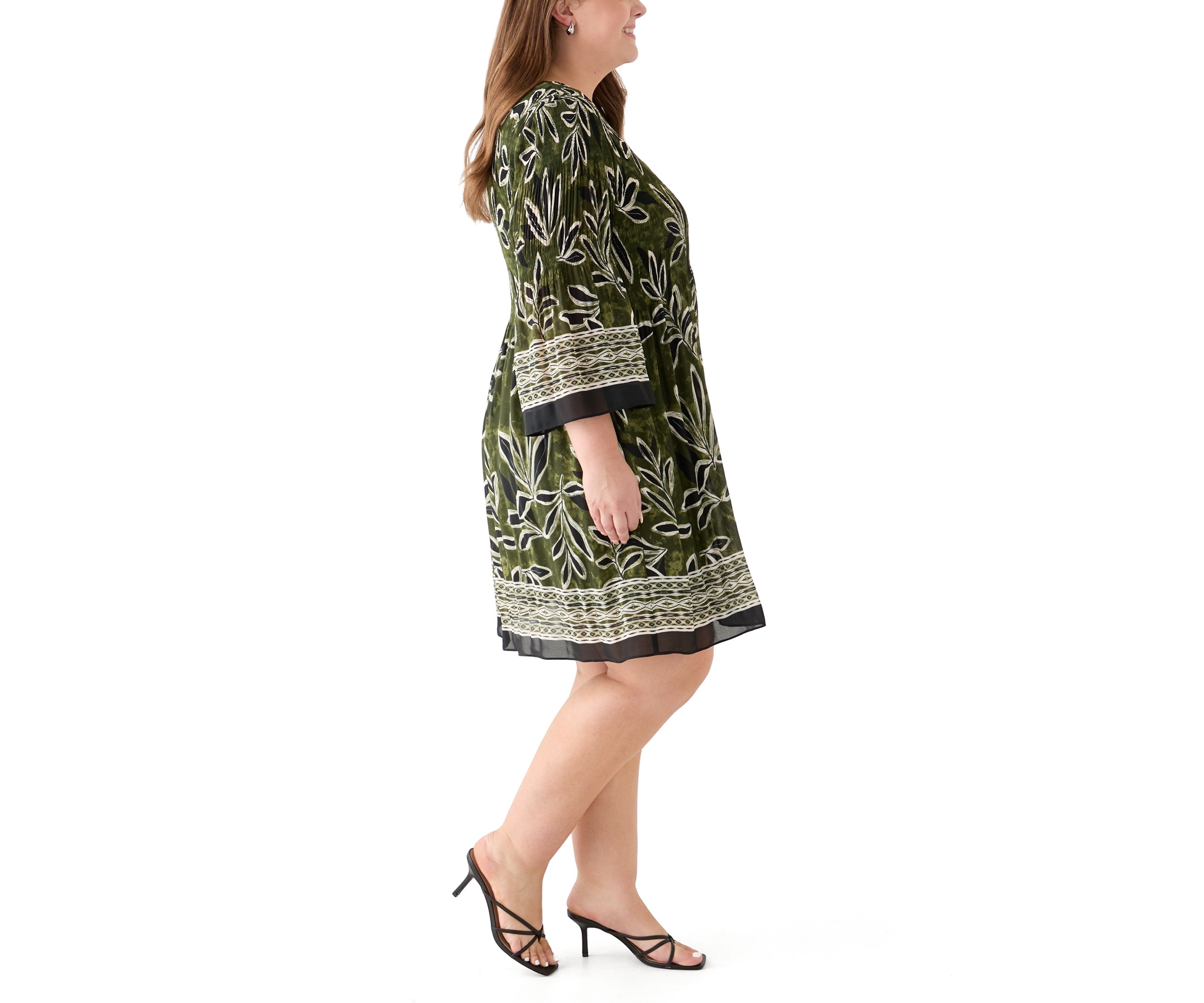 Plus Size Long Sleeve Keyhole Neck Floral Print Pleater Dress