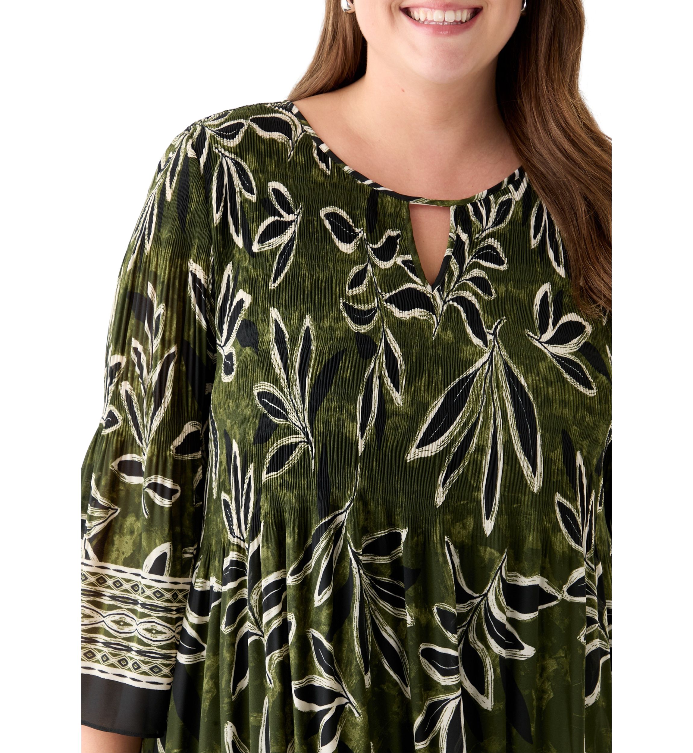 Plus Size Long Sleeve Keyhole Neck Floral Print Pleater Dress