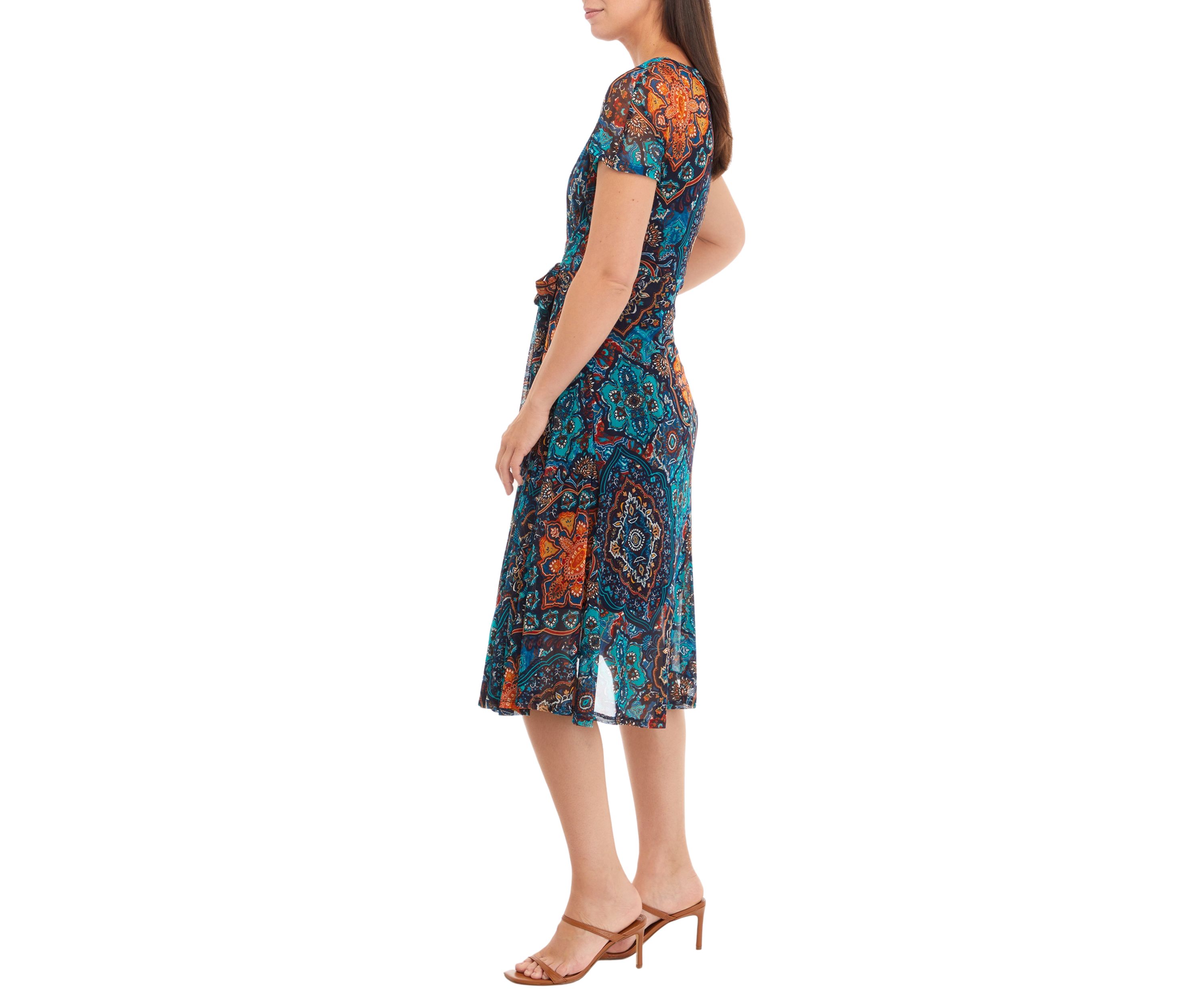 Short Sleeve Round Neck Abstract Print Tie Waist Fit and Flare Dress