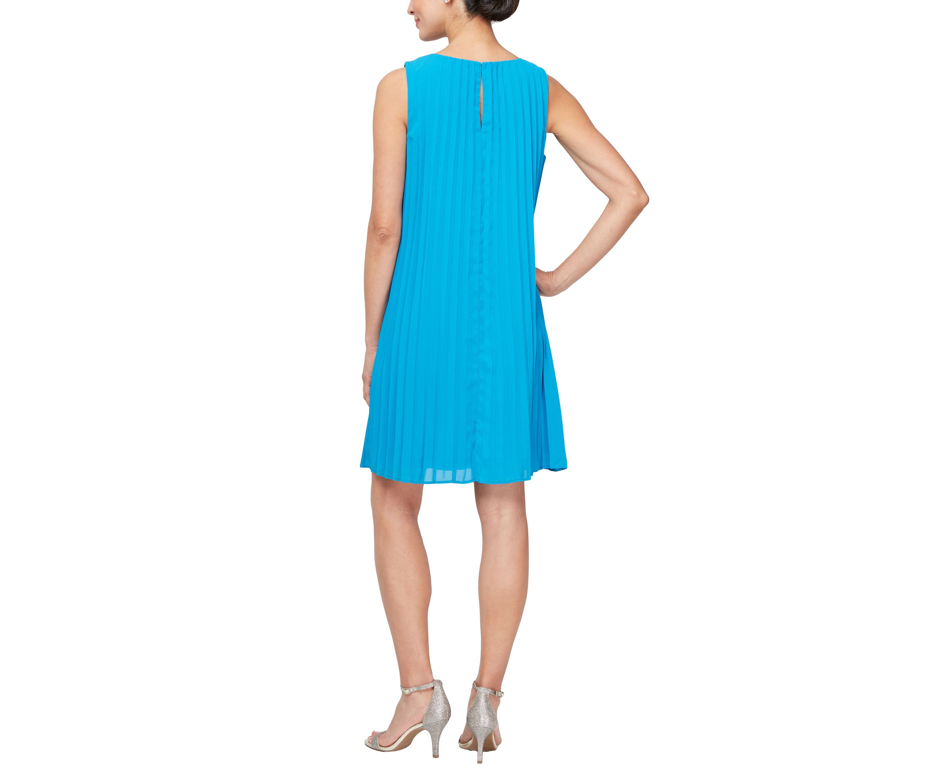 Short Sleeveless Pleated Dress