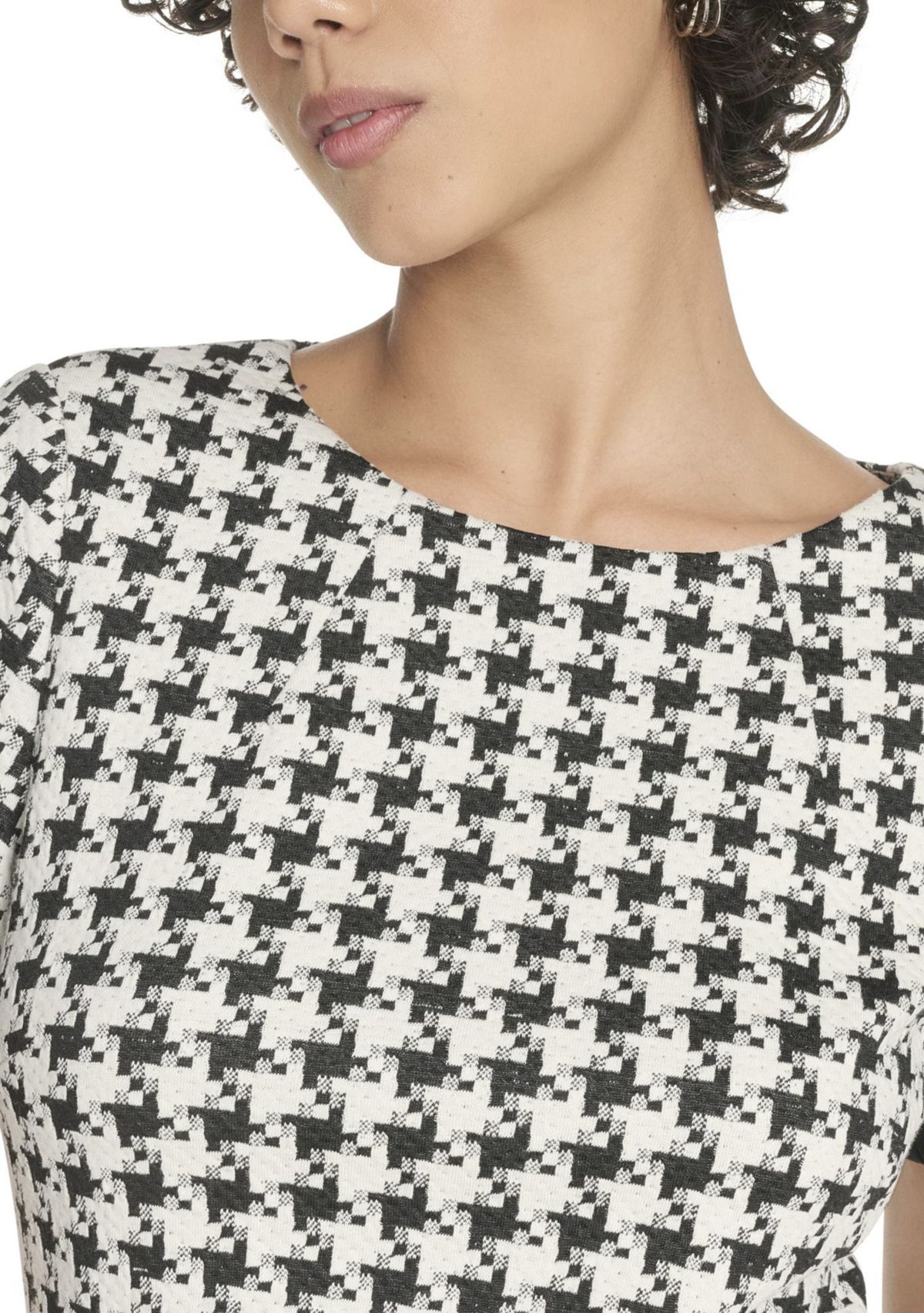 Womens Short Sleeve Houndstooth Shift Dress 