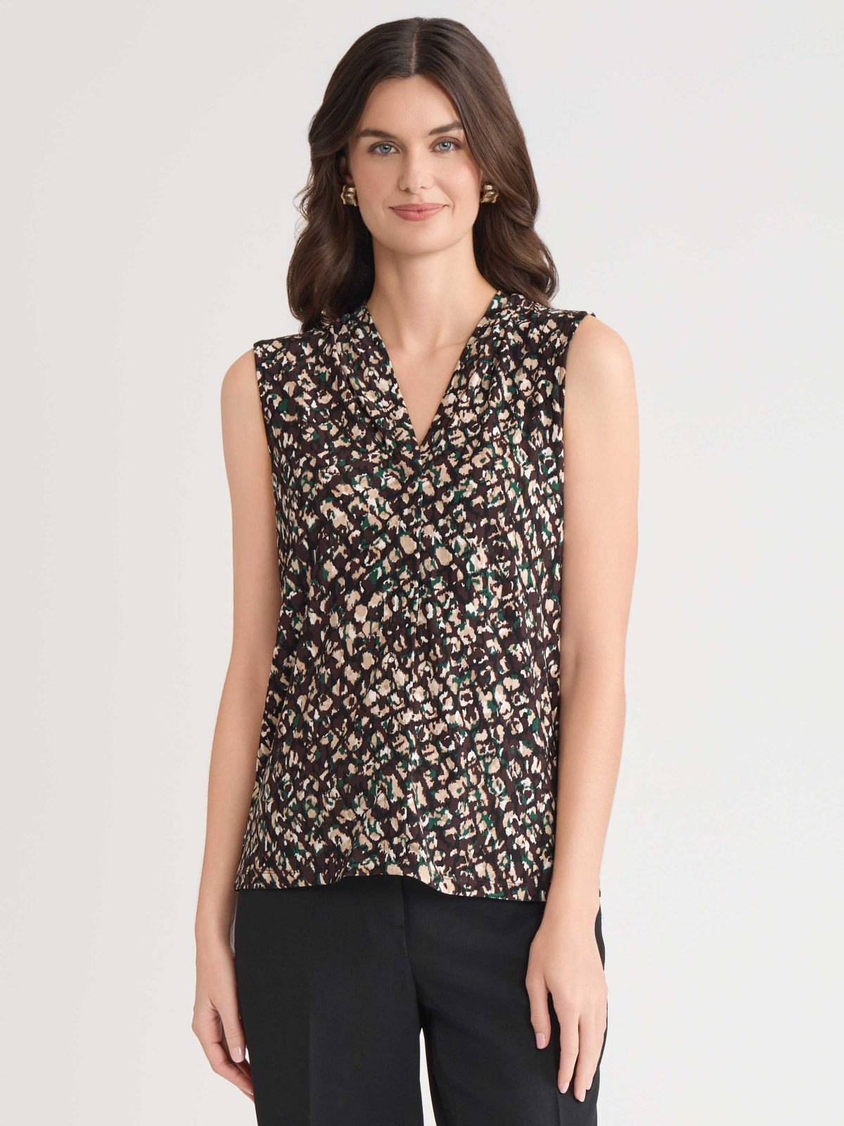 Womens Geo Print Sleeveless V-neck Knit Top