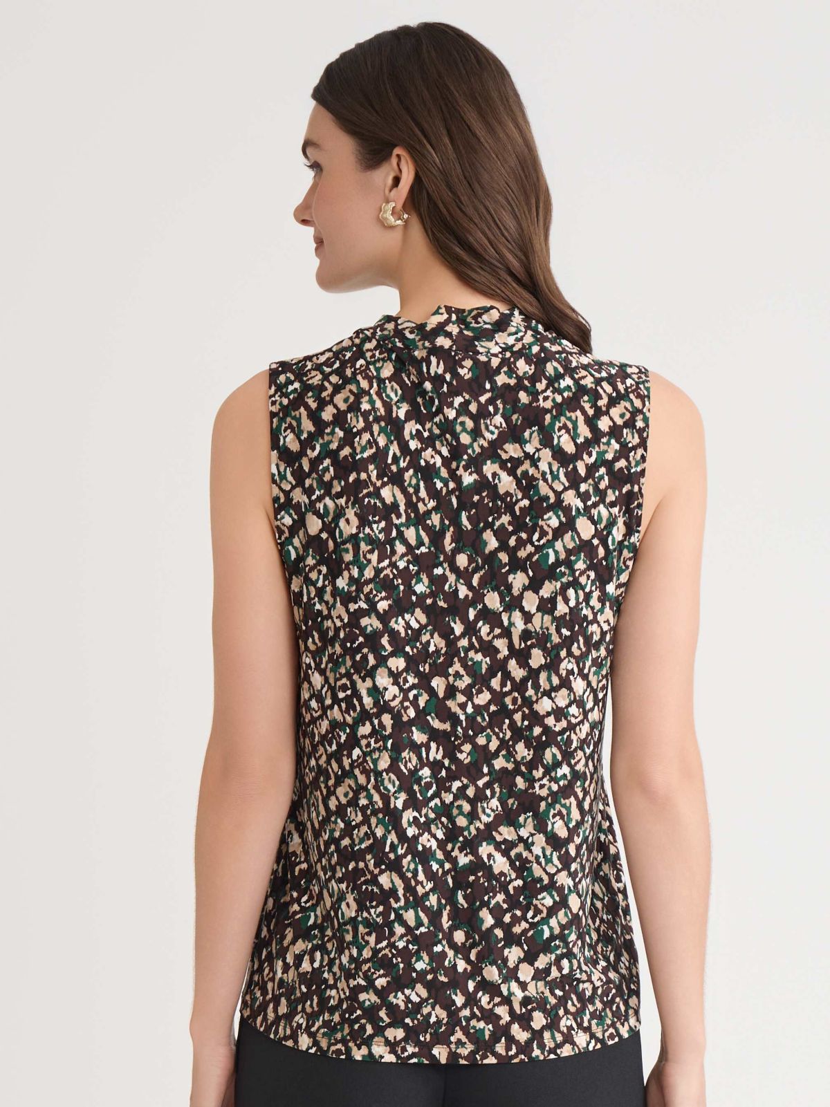 Womens Geo Print Sleeveless V-neck Knit Top