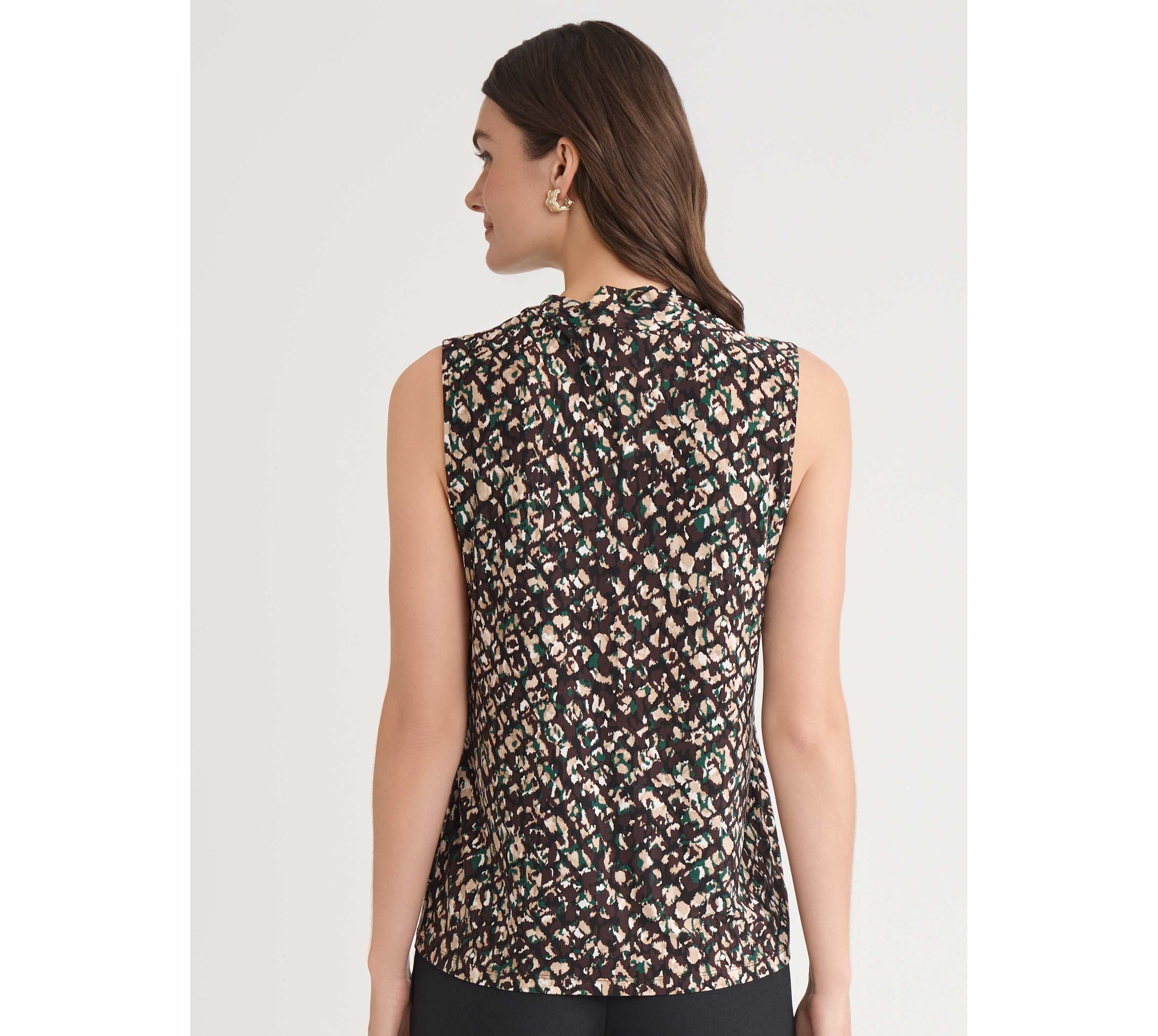 Womens Geo Print Sleeveless V-neck Knit Top