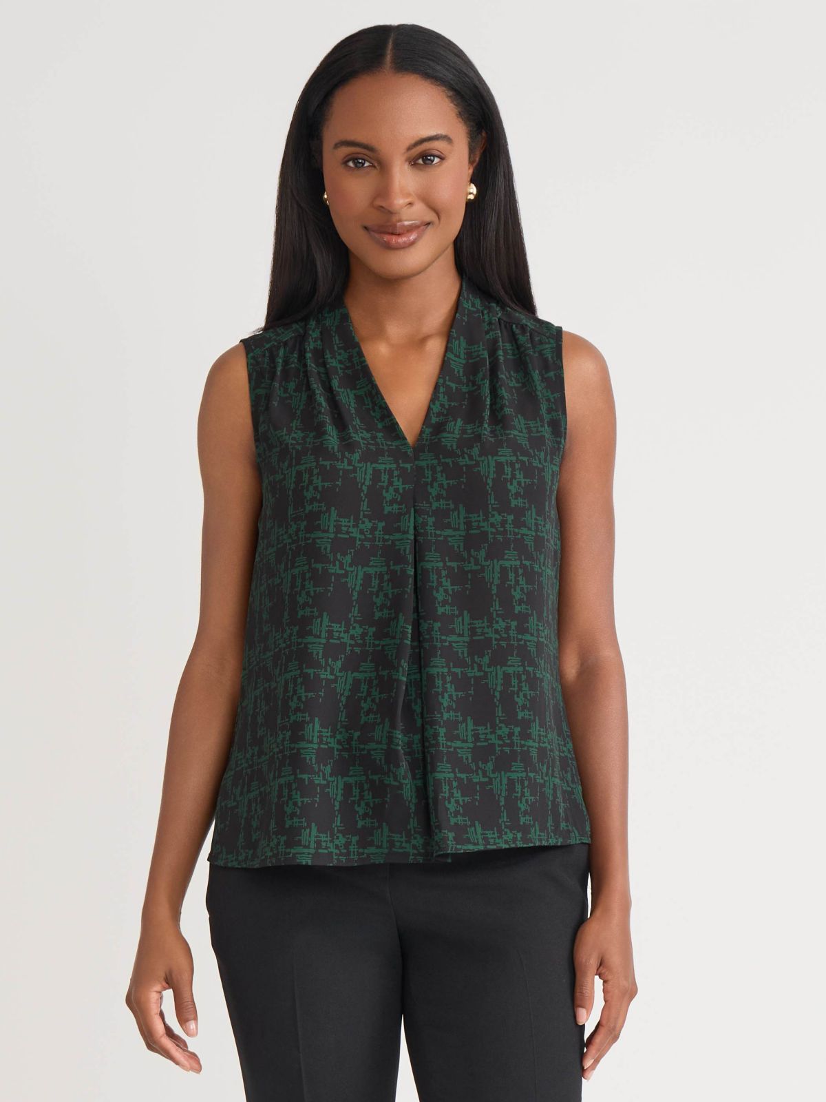 Petite Texture Print Sleeveless V-Neck Blouse