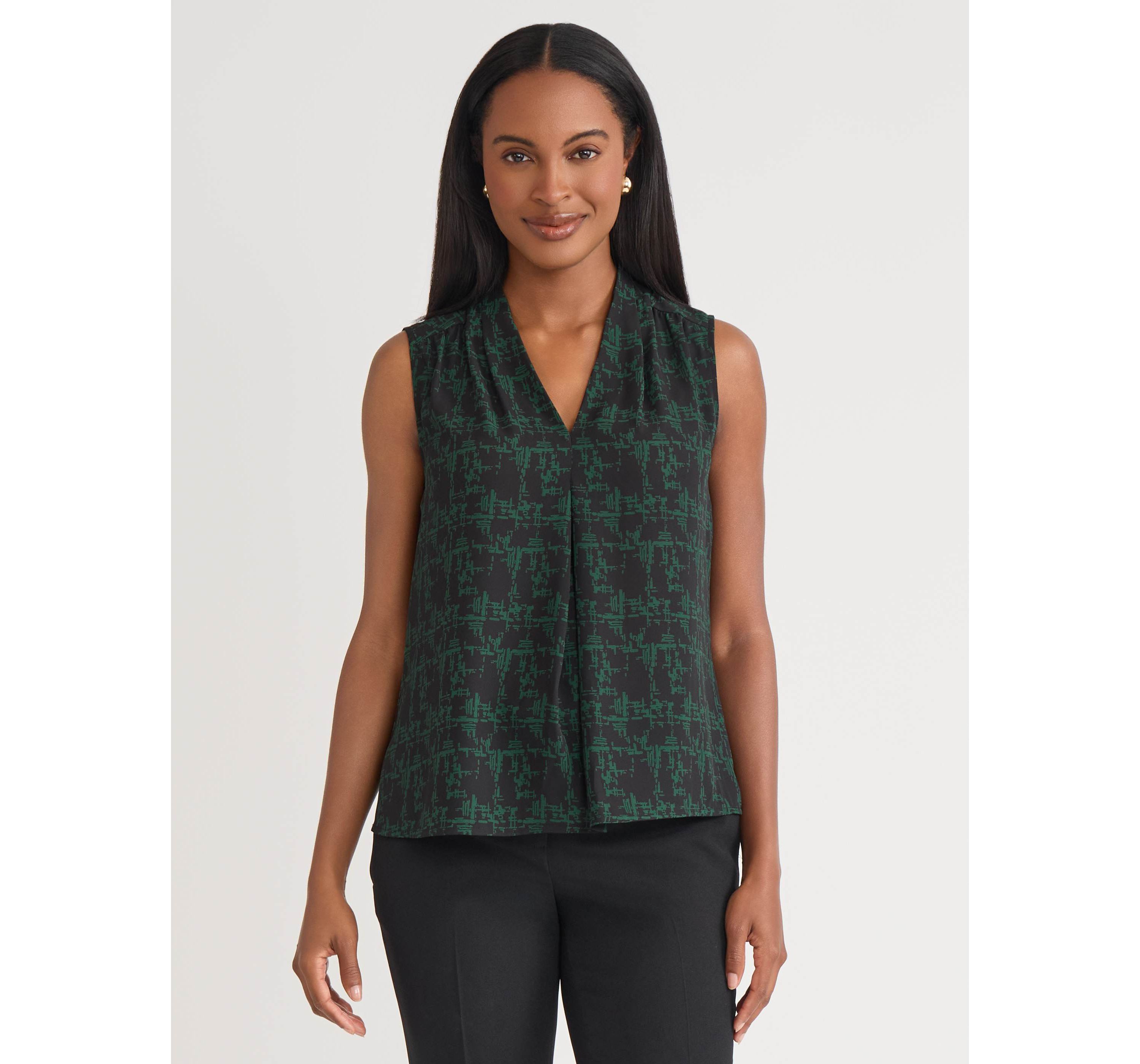 Petite Texture Print Sleeveless V-Neck Blouse