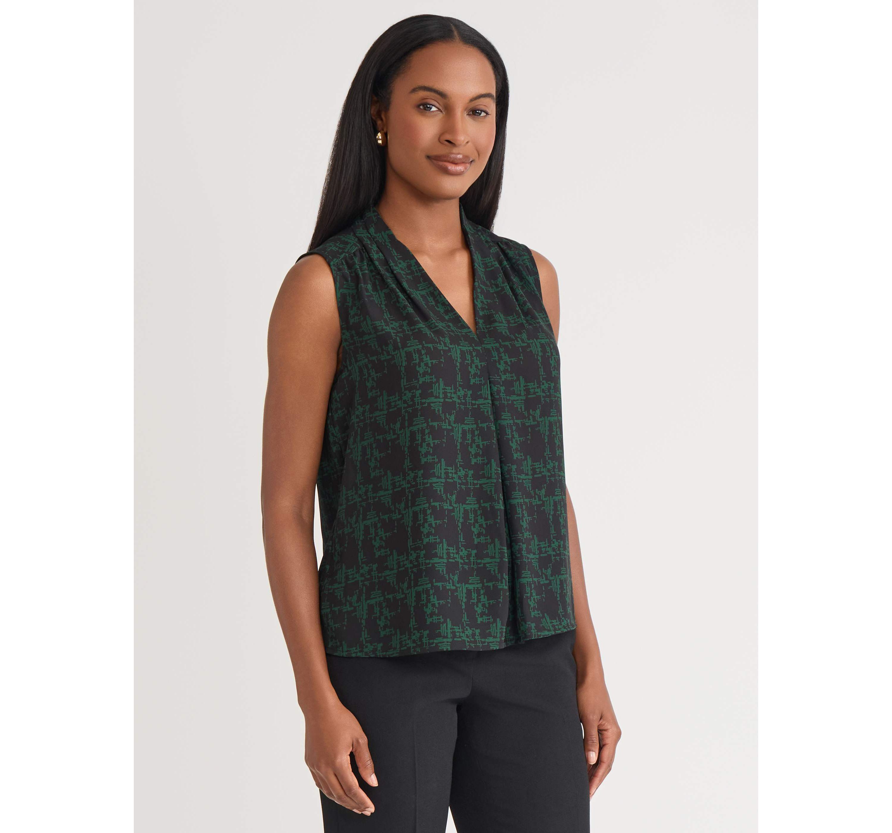 Petite Texture Print Sleeveless V-Neck Blouse