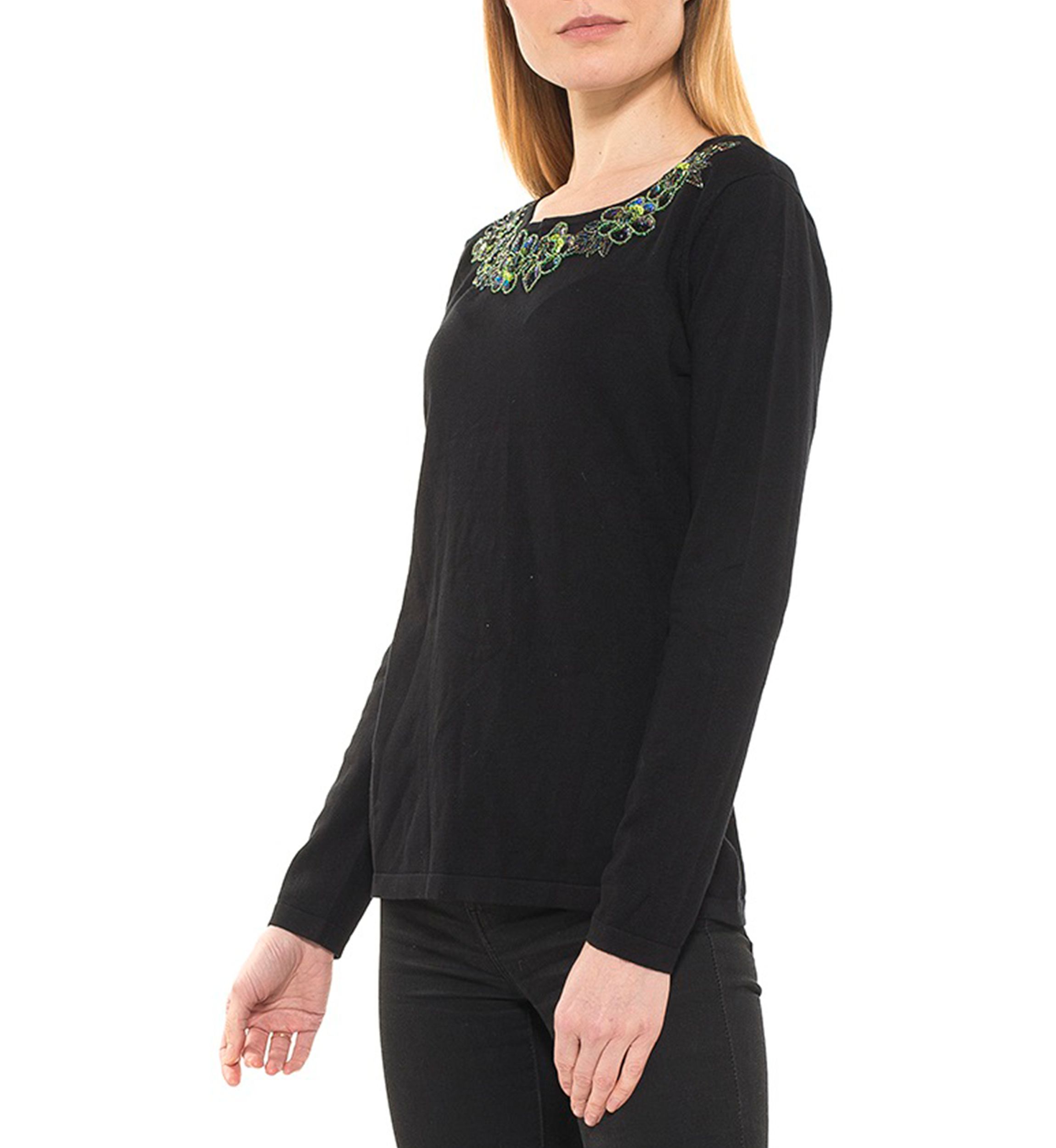 FLORAL EMBEL SWEATER