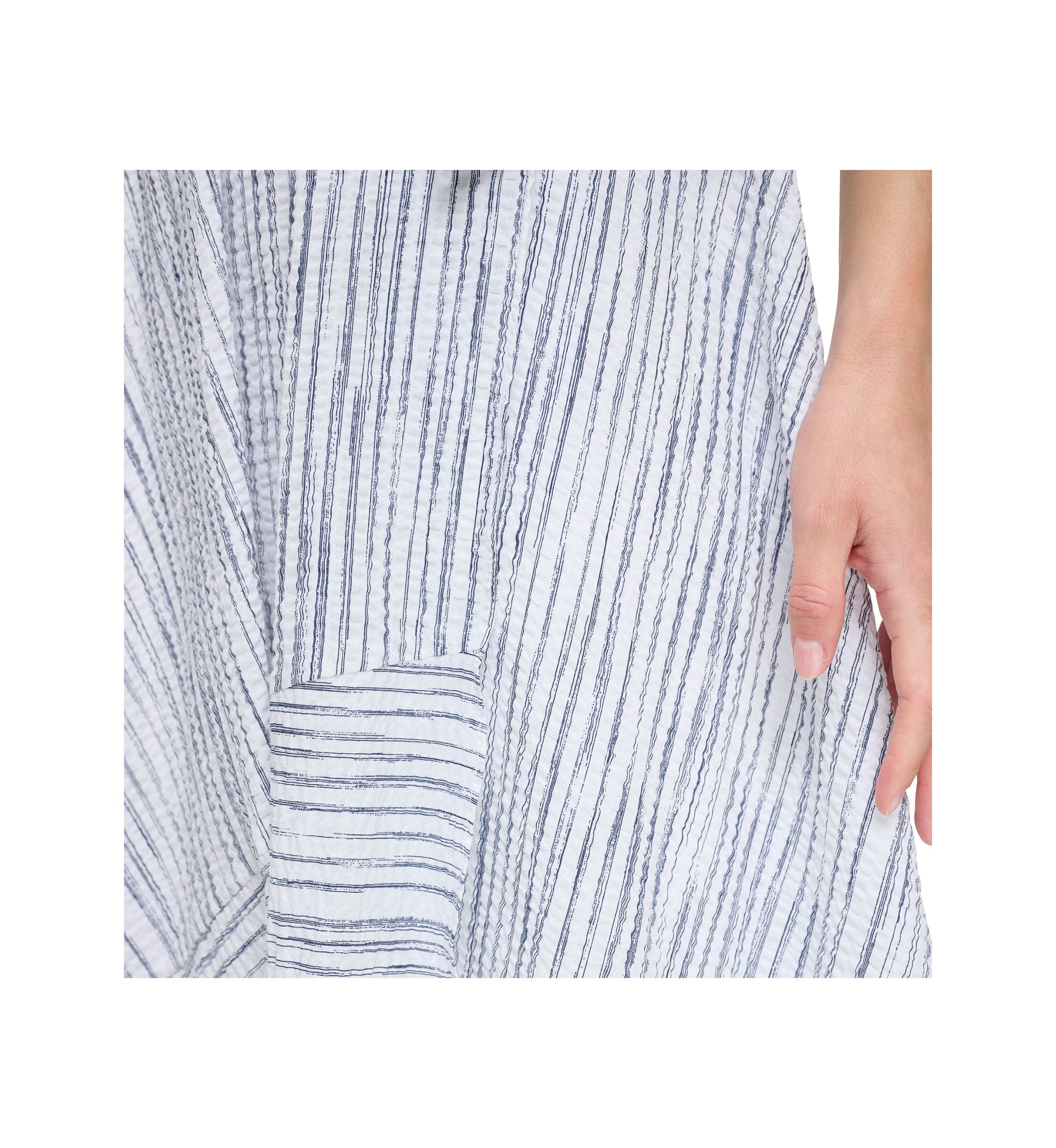 Womens Sleevelees V-Neck Striped Tie Waist Fit and Flare Dress
