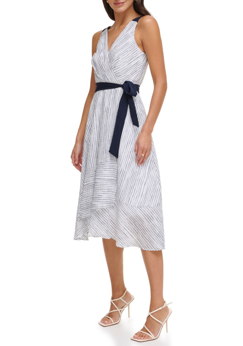 Womens Sleevelees V-Neck Striped Tie Waist Fit and Flare Dress
