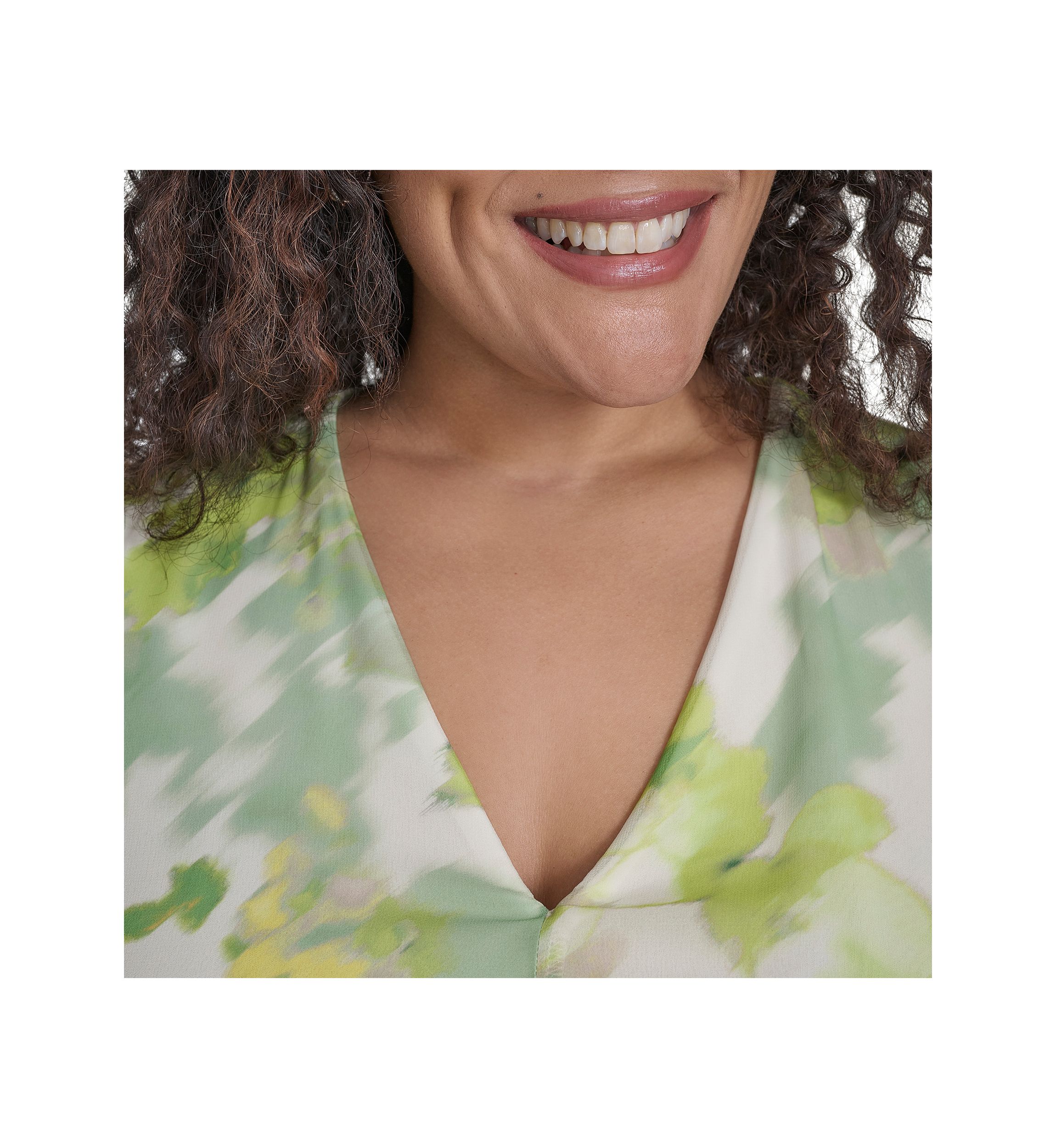 Plus Size Floral Printed Fit and Flare Chiffon Midi Dress