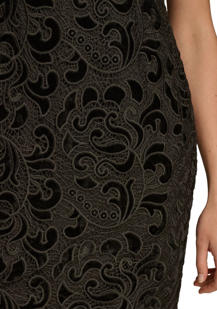Womens Sleeveless Textured Sheath Dress