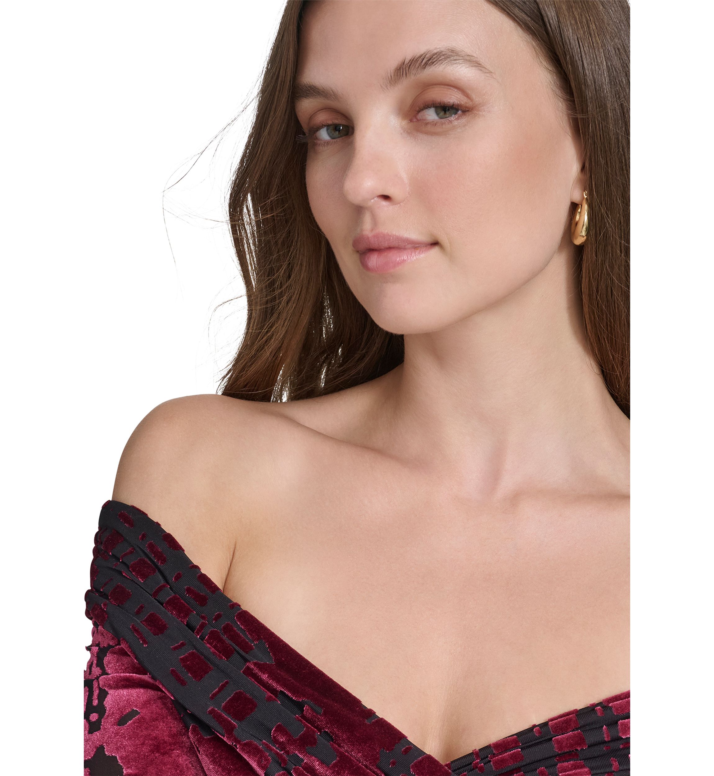 Womens Long Sleeve Off the Shoulder Velvet Midi Sheath Dress