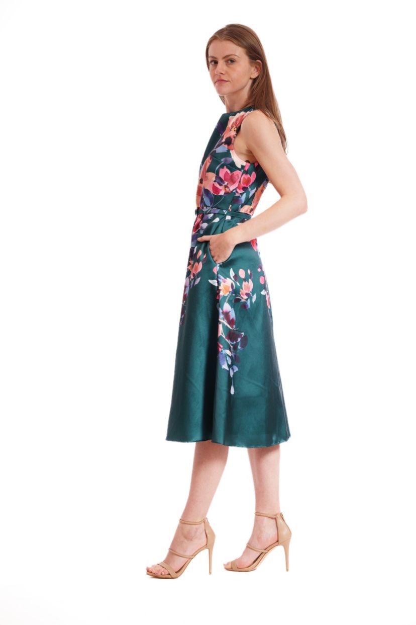 SLVLESS MIDI  DRESS