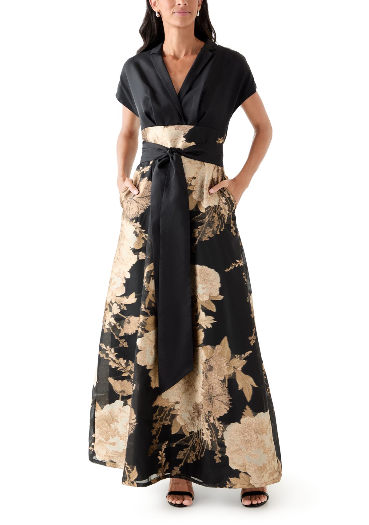 Womens Short Sleeve V-Neck Crepe Dress