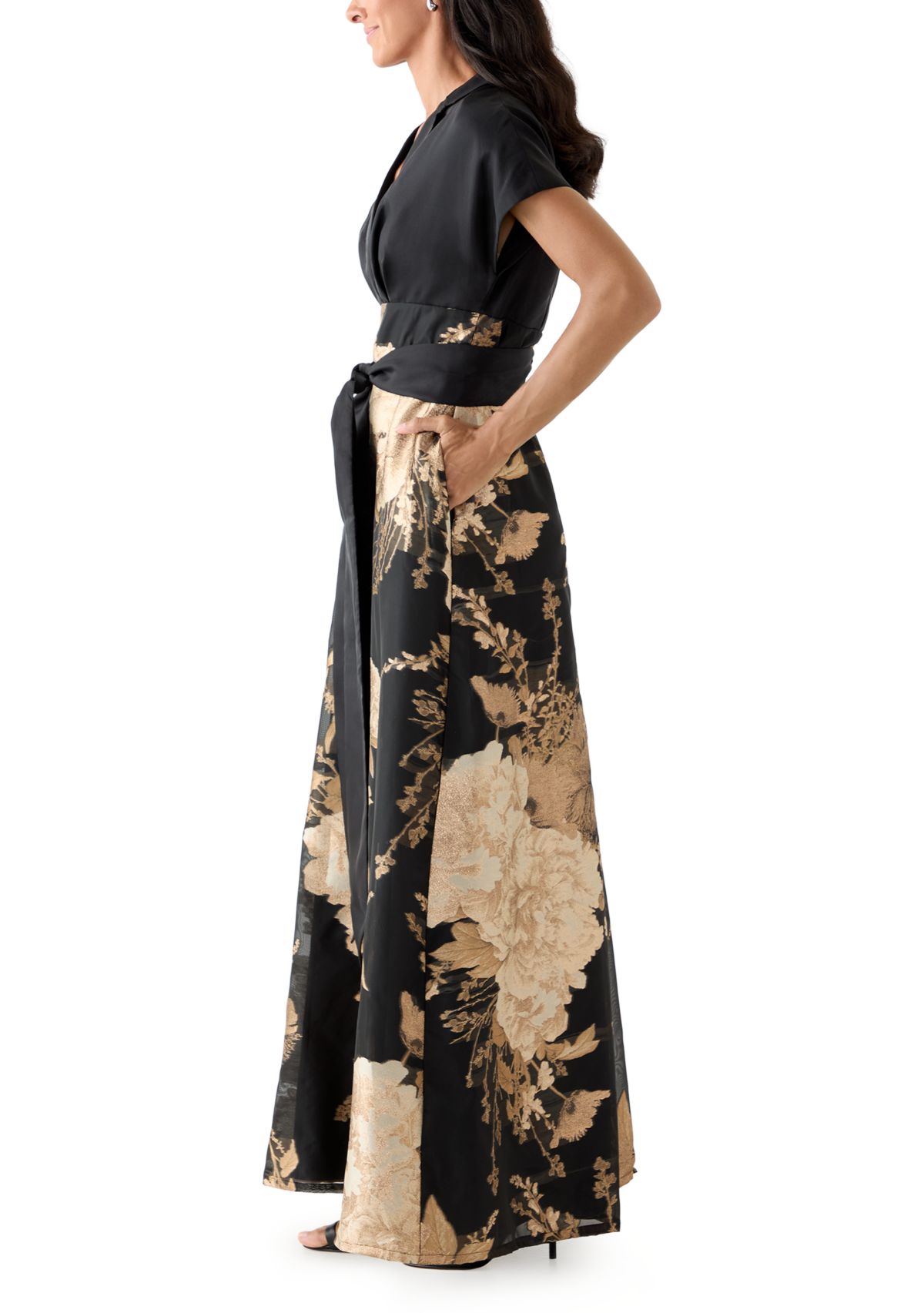 Womens Short Sleeve V-Neck Crepe Dress