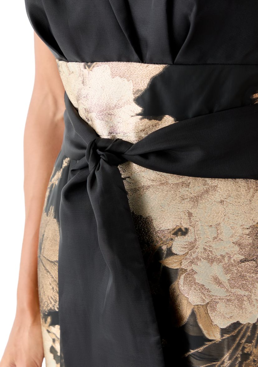 Womens Short Sleeve V-Neck Crepe Dress