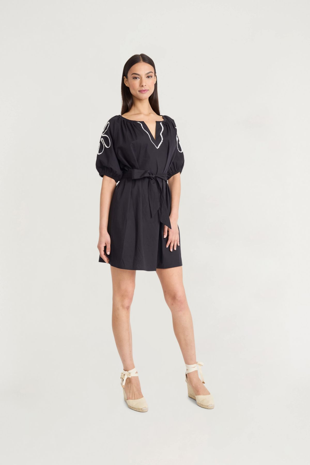 PUFF SLEEVE EMBROIDERED MINI DRESS