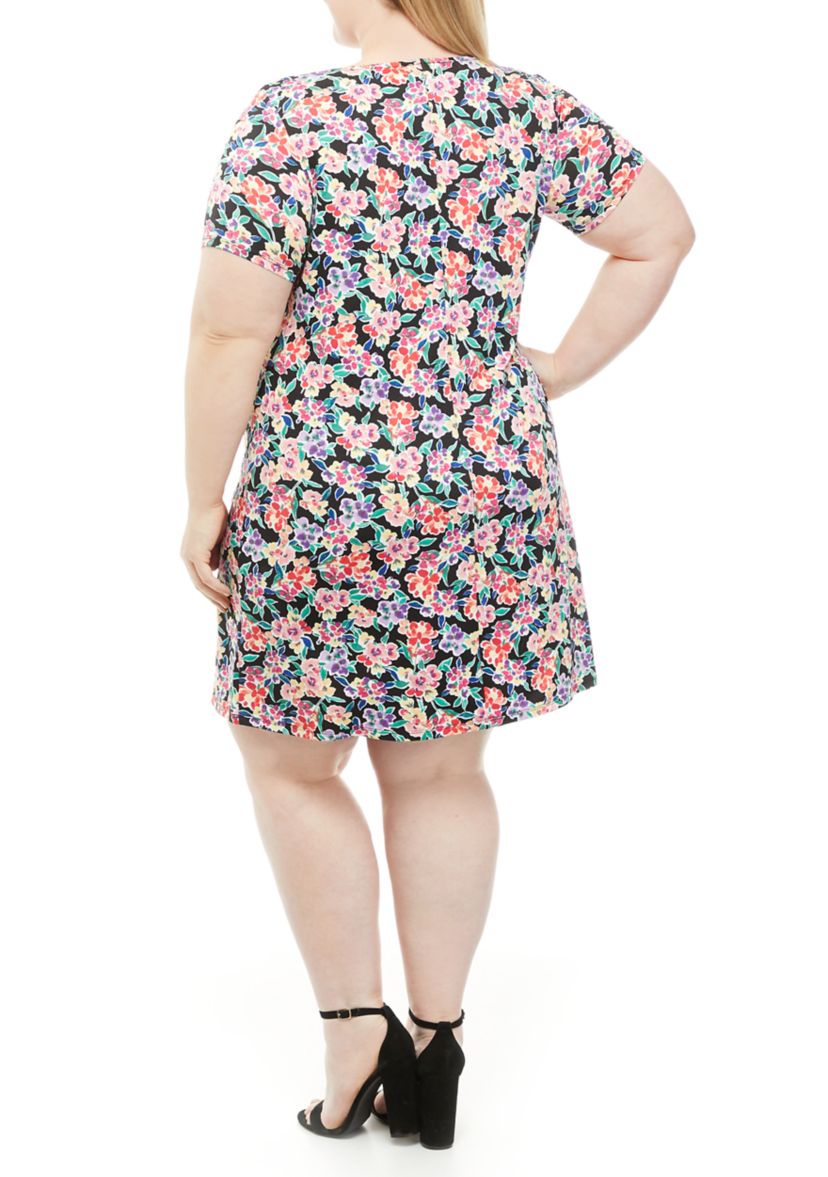 Plus Size Printed Short Sleeve Ring Neck Dress