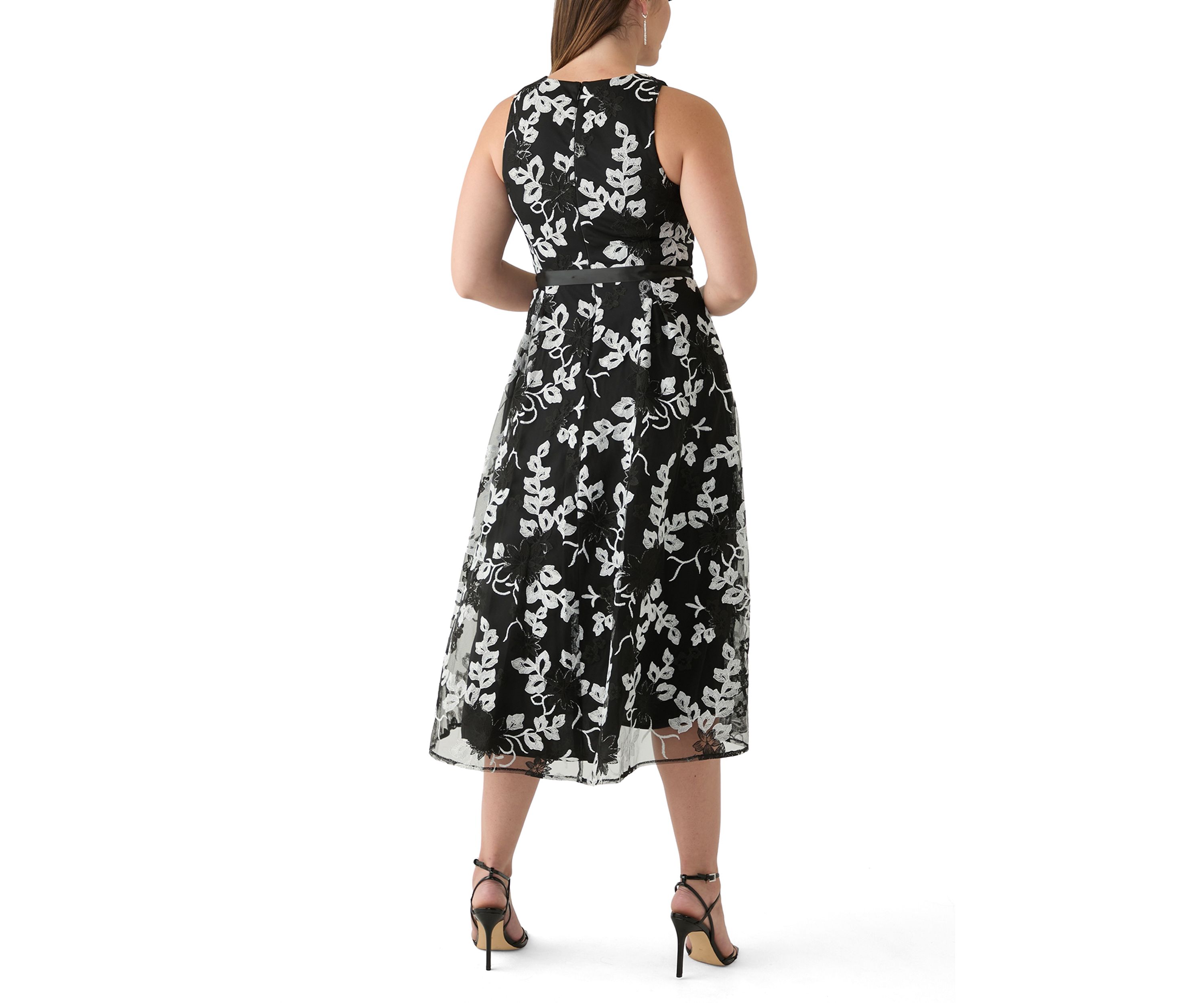 Womens Sleeveless Printed Appliqué Fit and Flare Dress
