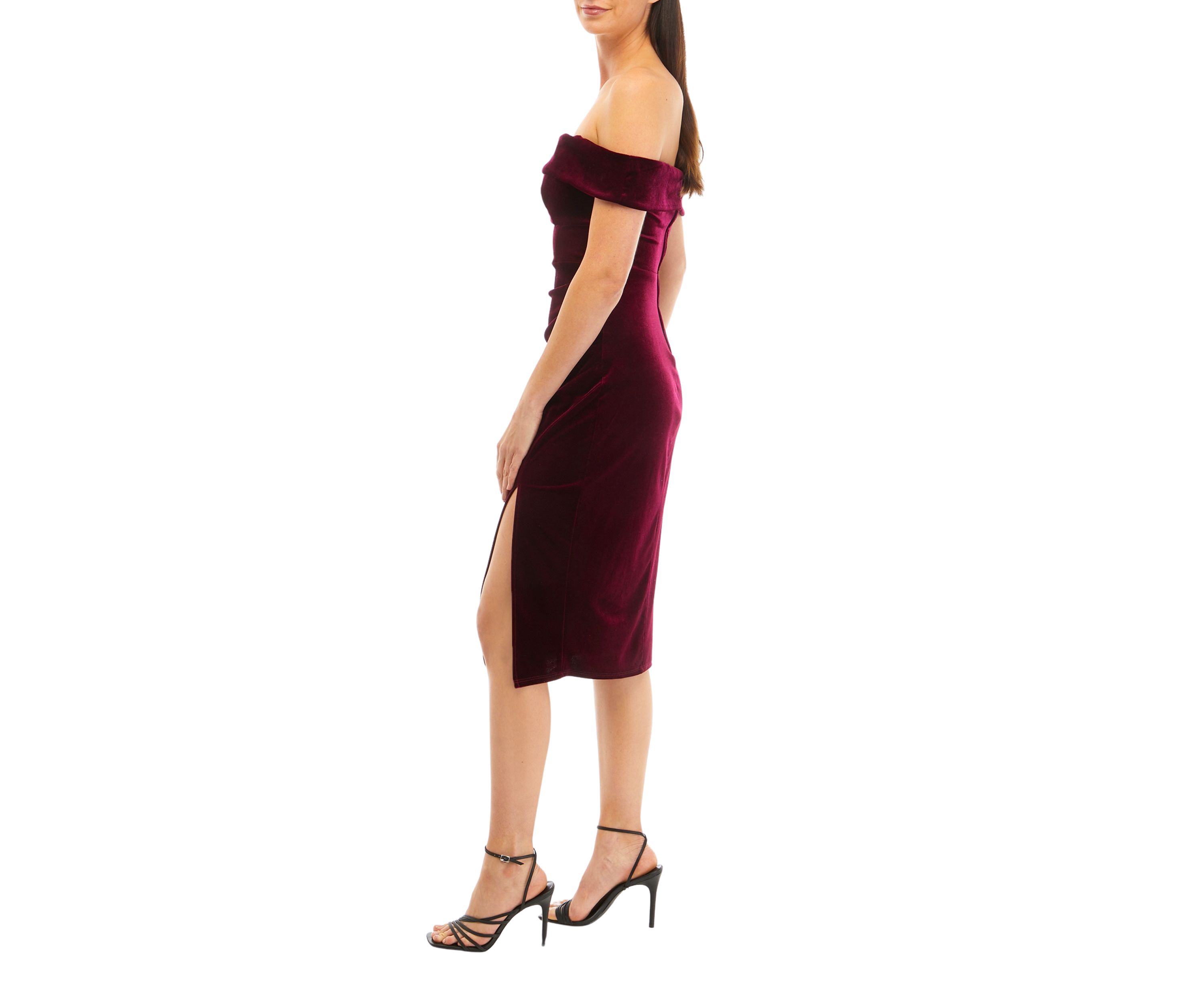 Womens Short Sleeve Off the Shoulder Velvet Side Ruched Sheath Dress