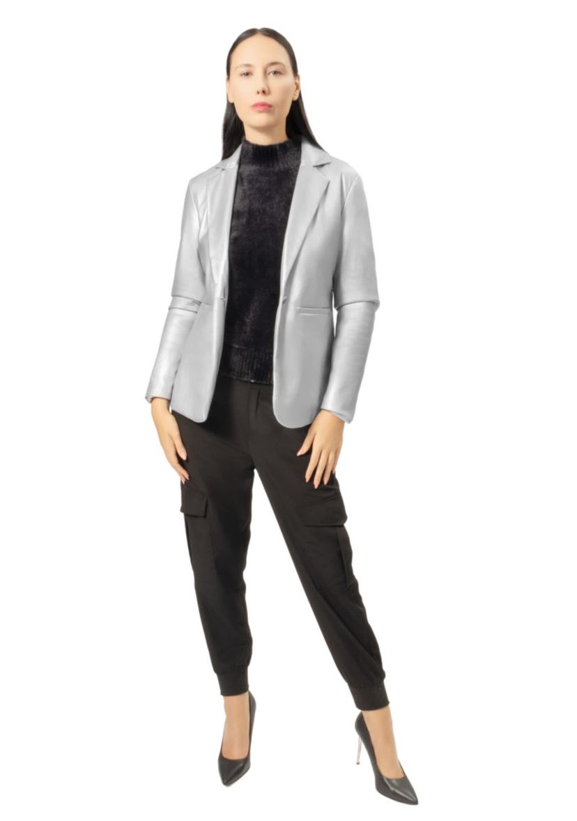 Liana Blazer