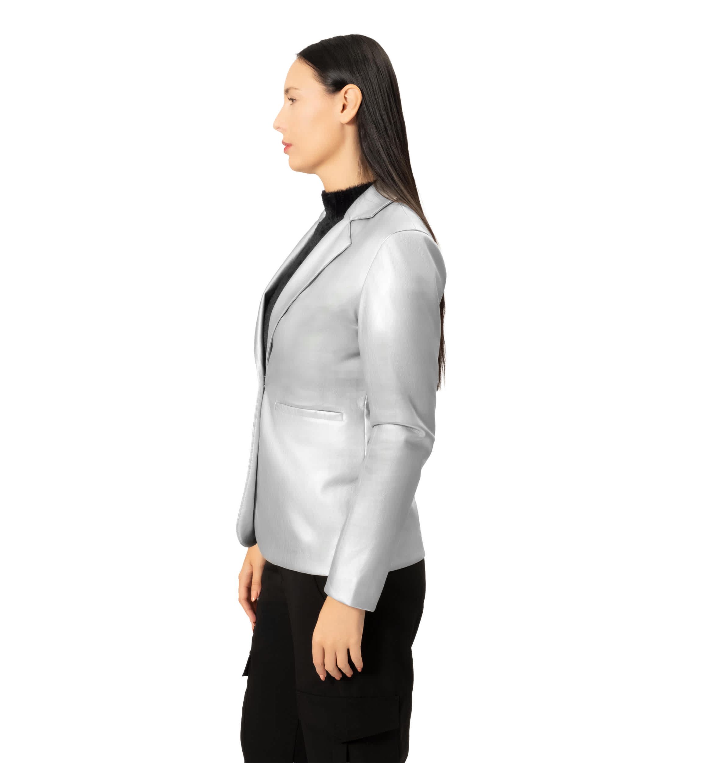Liana Blazer