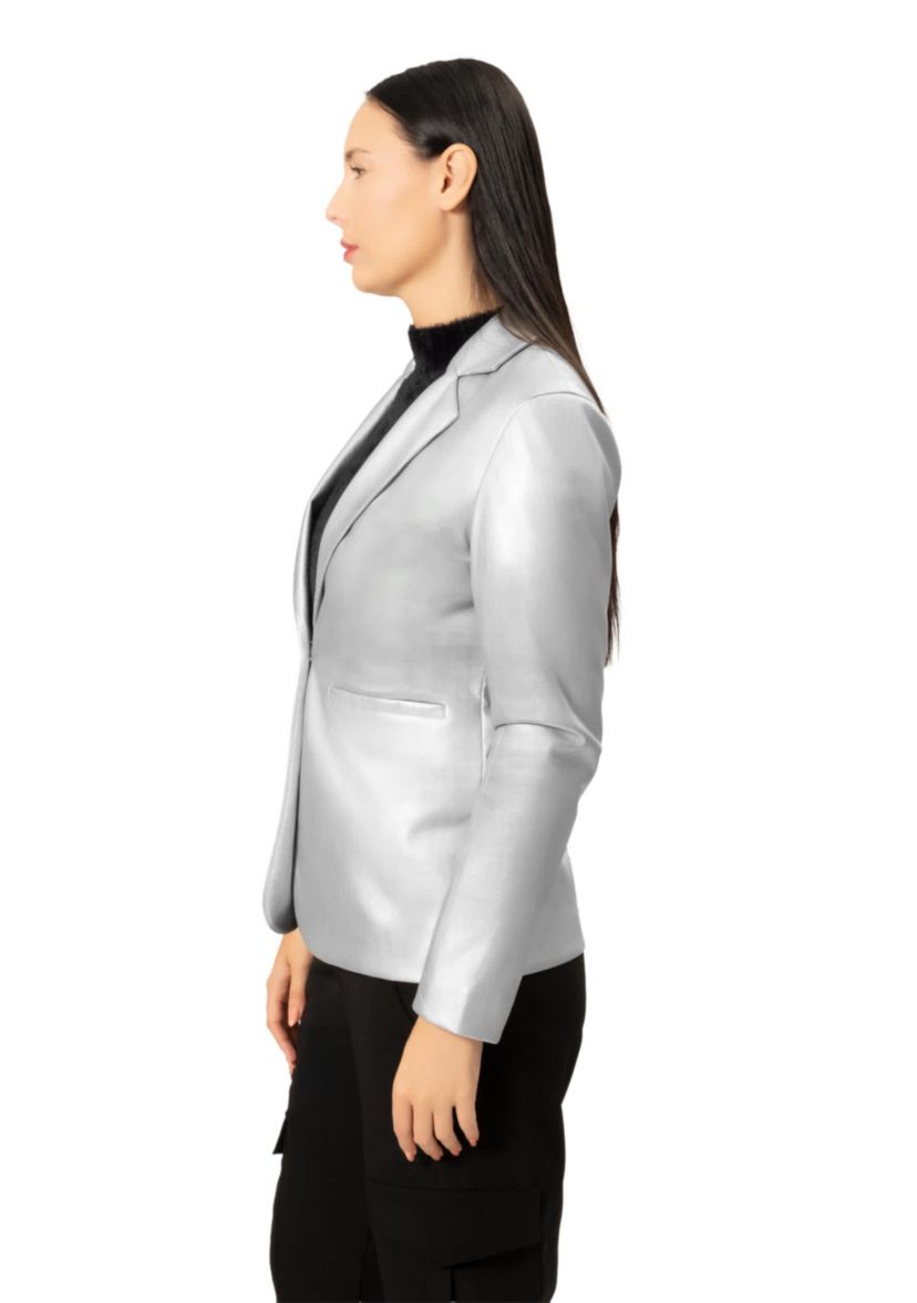 Liana Blazer