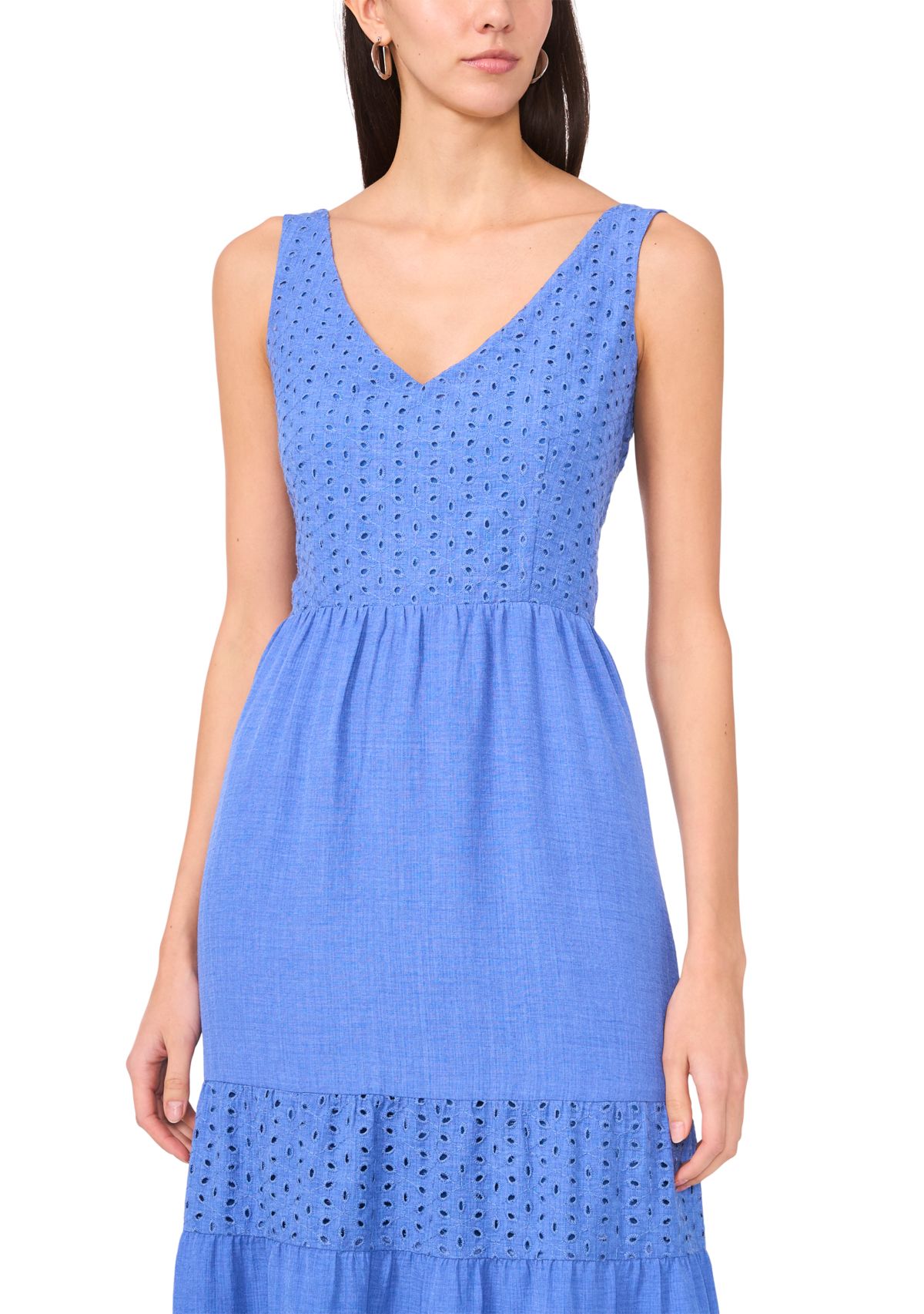 Womens Sleeveless V-Neck Eyelet Tier Dress
