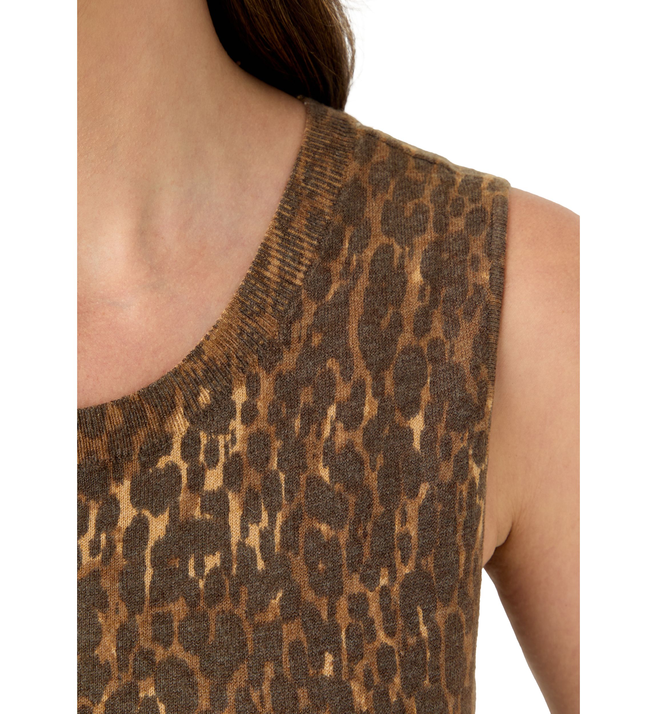 Womans Print Sleeveless Sweater