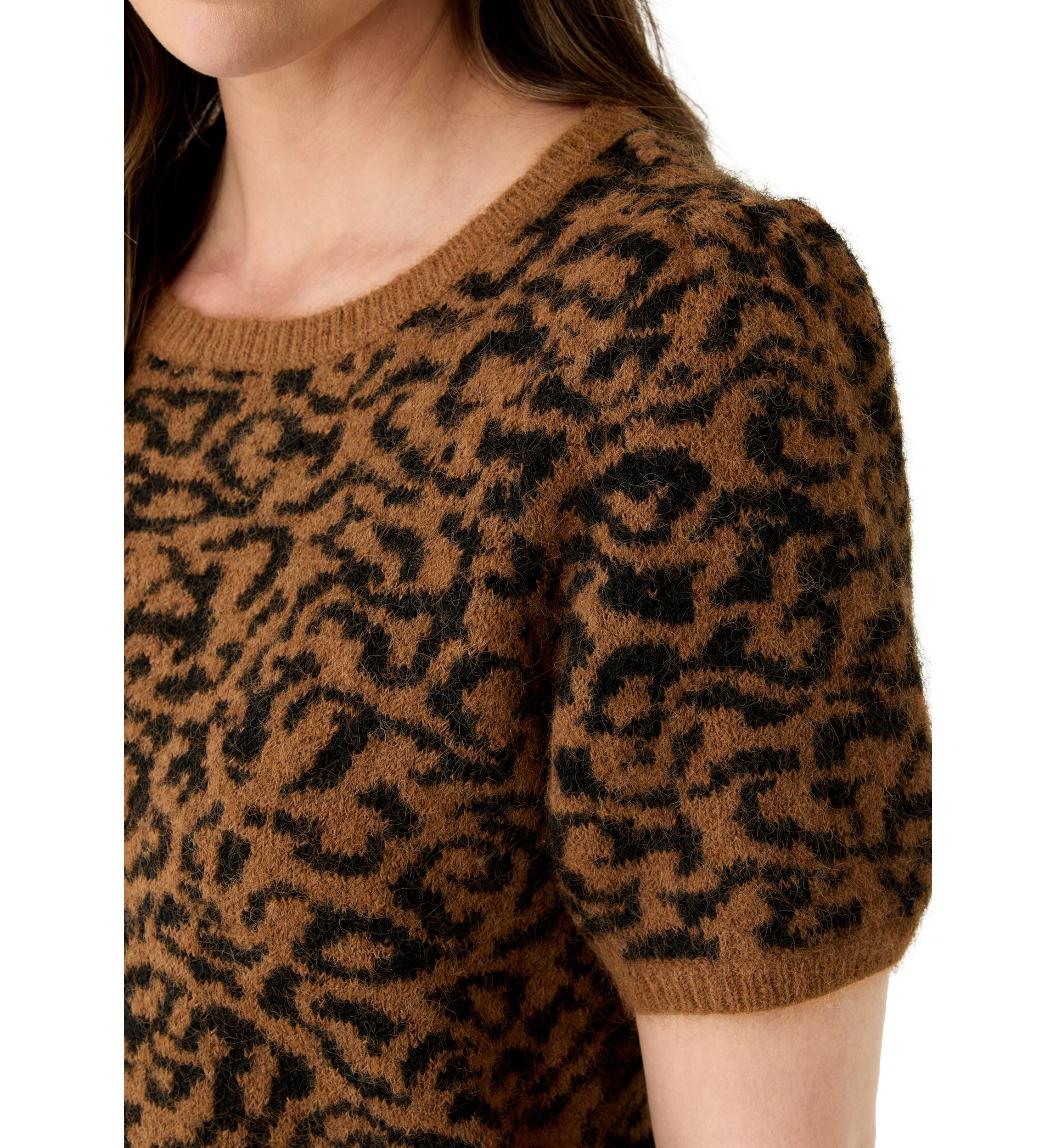 Womens Short Sleeve Tip Leopard Sweater