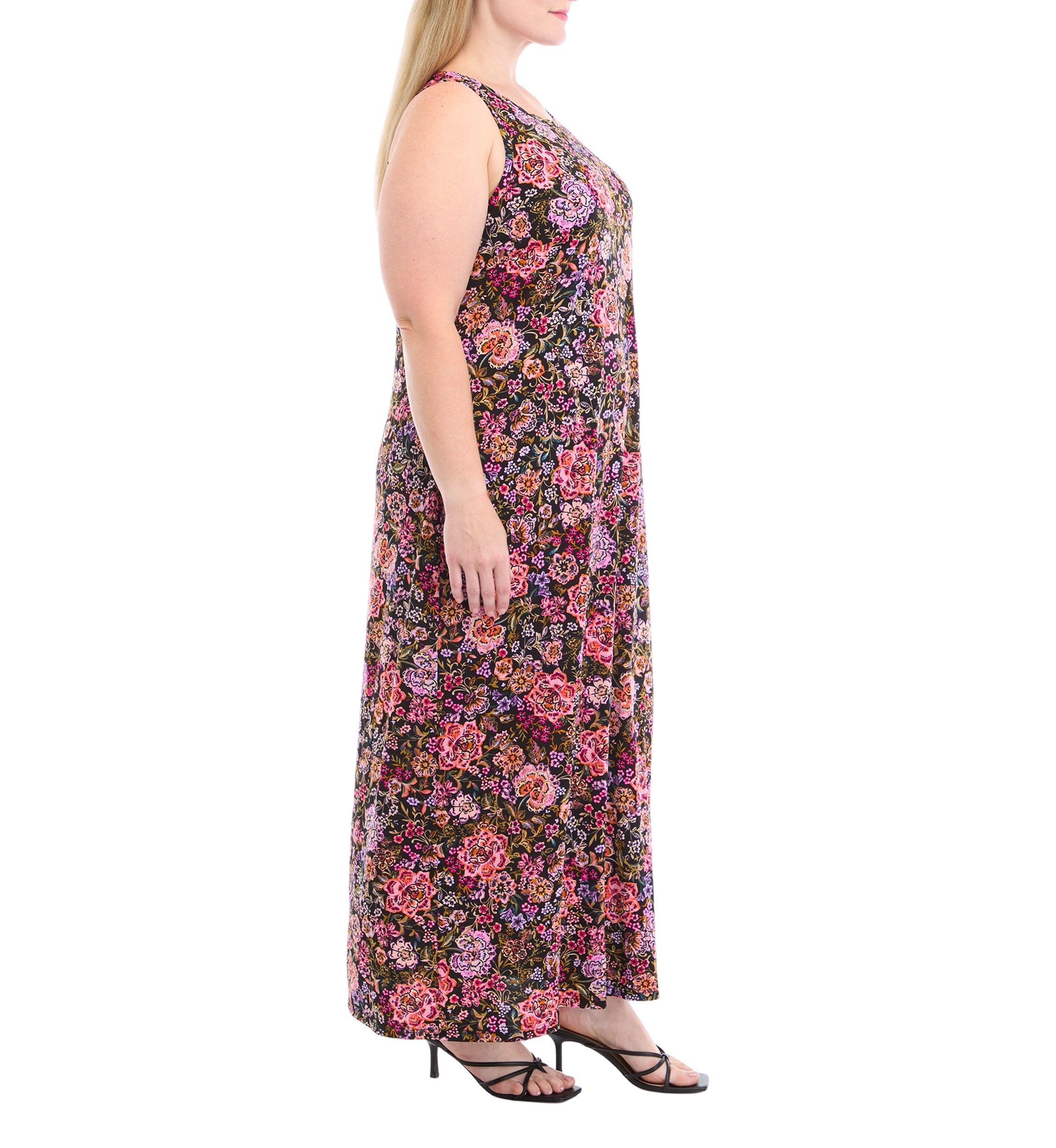 Plus Size Crew Neck Sleeveless Maxi Dress
