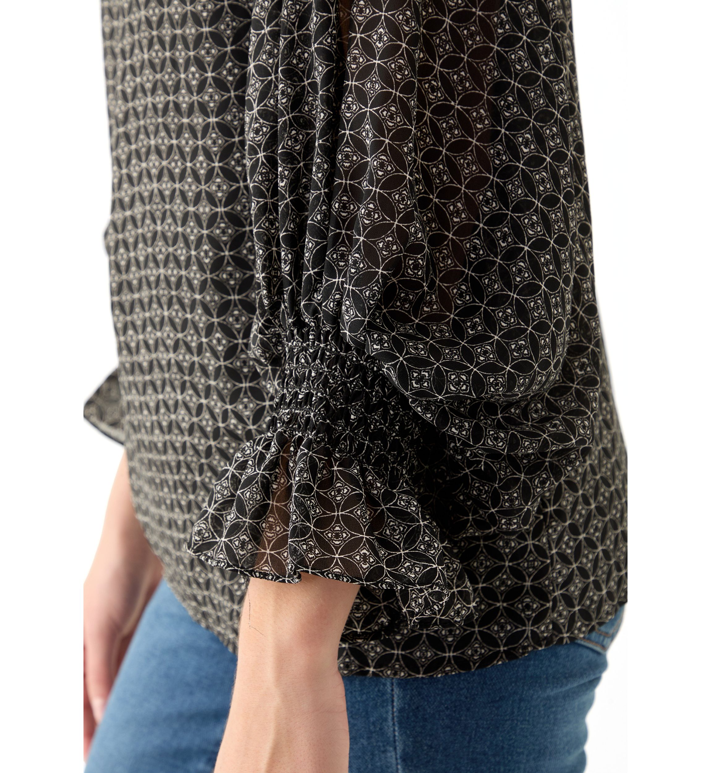 Womens Long Sleeve V-Neck Geometric Blouse