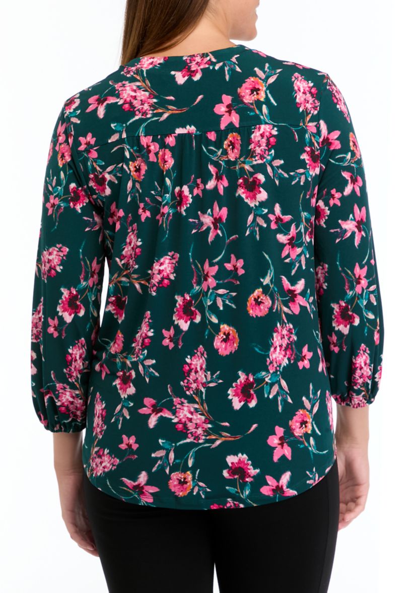 Womens 3/4 Sleeve V-Neck Top