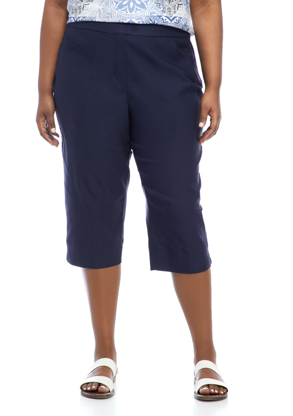 Plus Size Solid Capris
