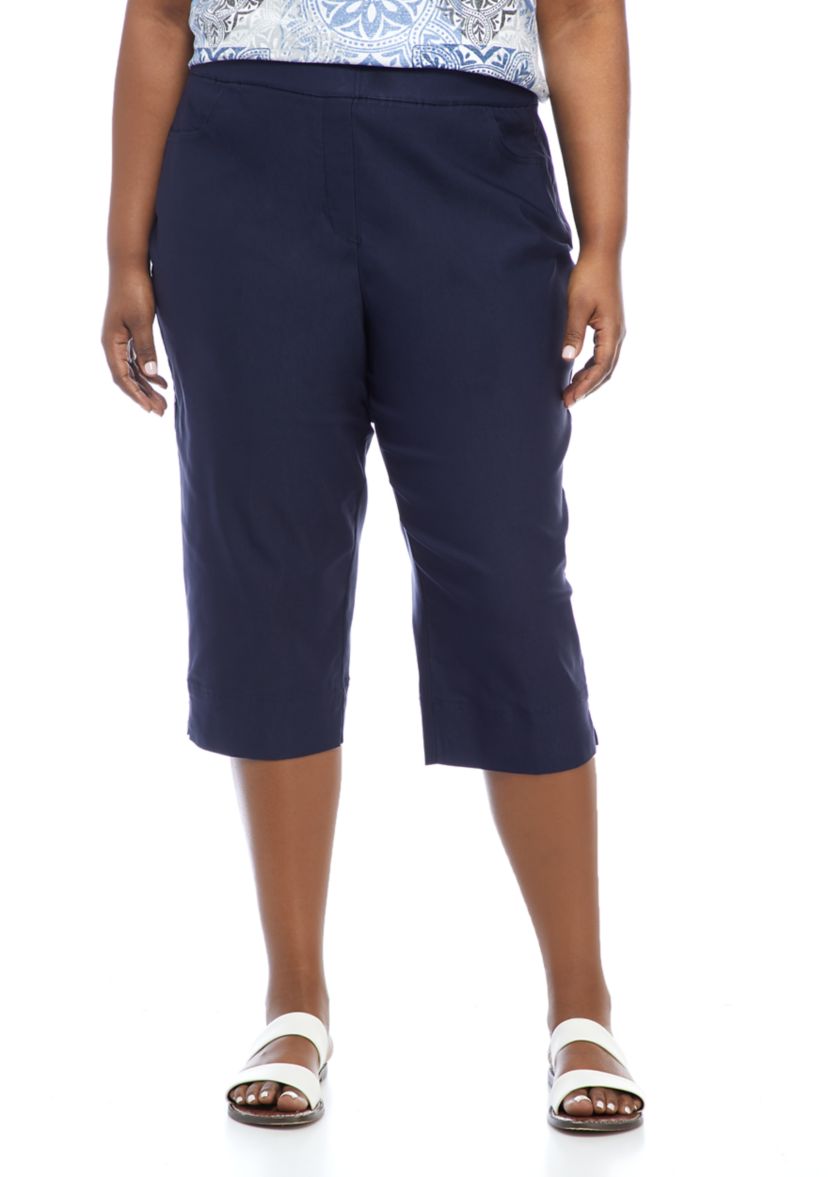 Plus Size Solid Capris